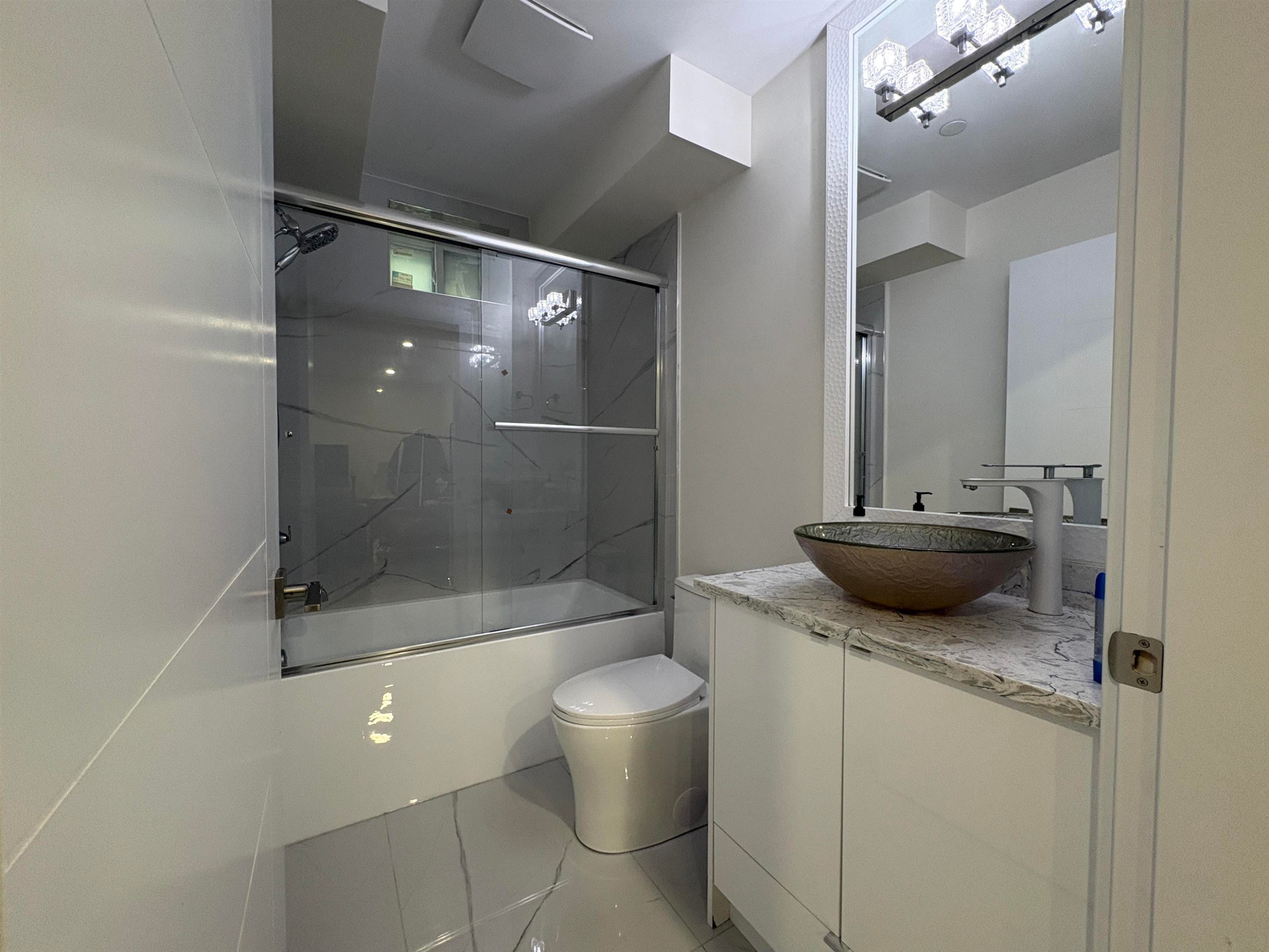 759 57Th Avenue E, Vancouver, BC