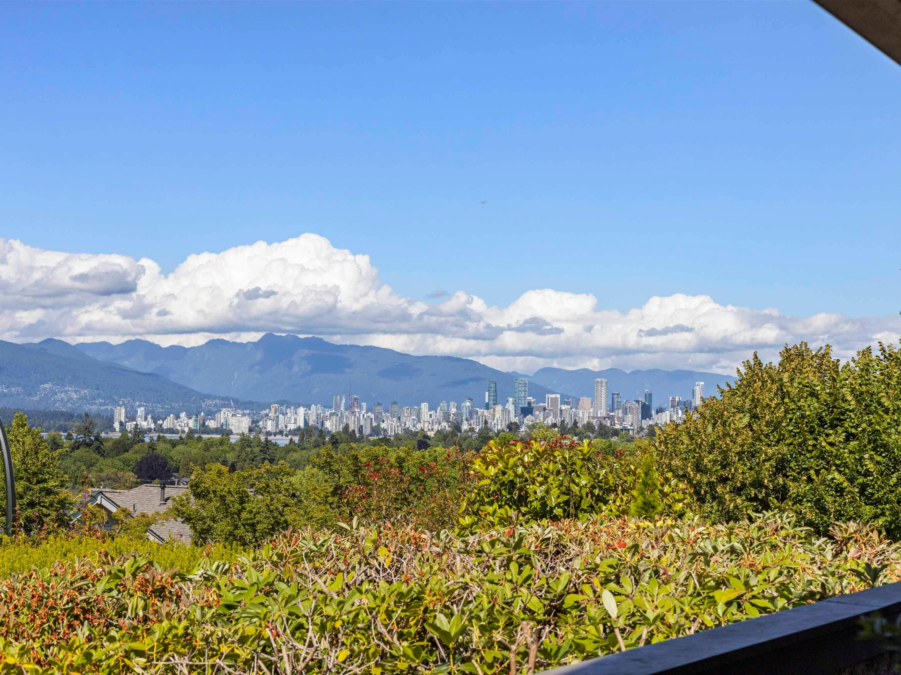 3820 12Th Avenue W, Vancouver, BC