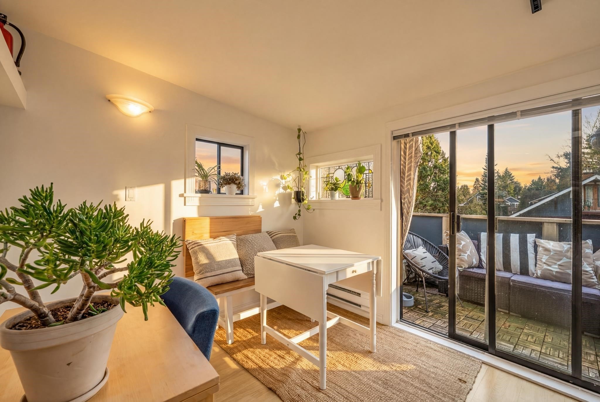 224 13Th Avenue W, Vancouver, BC