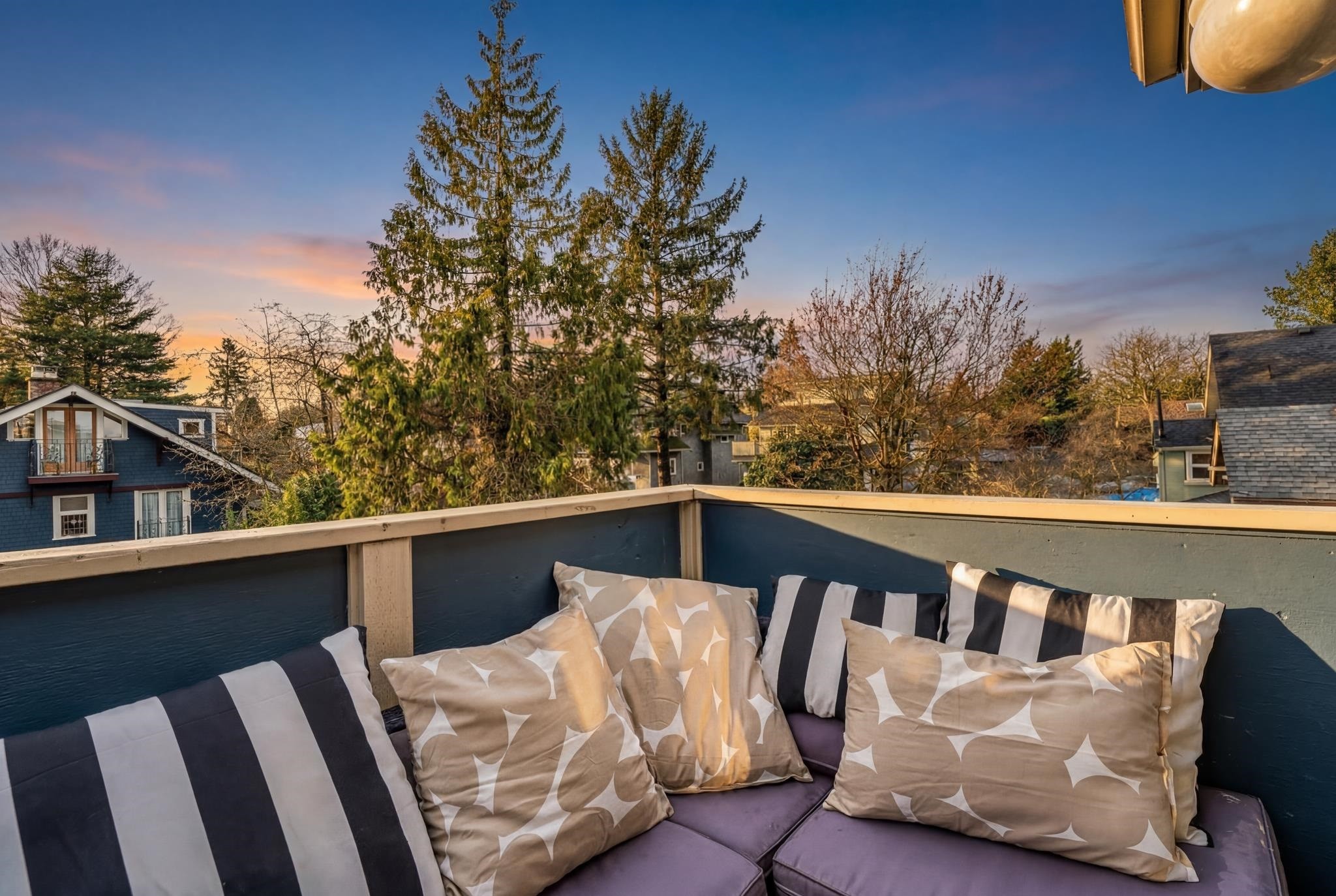 224 13Th Avenue W, Vancouver, BC