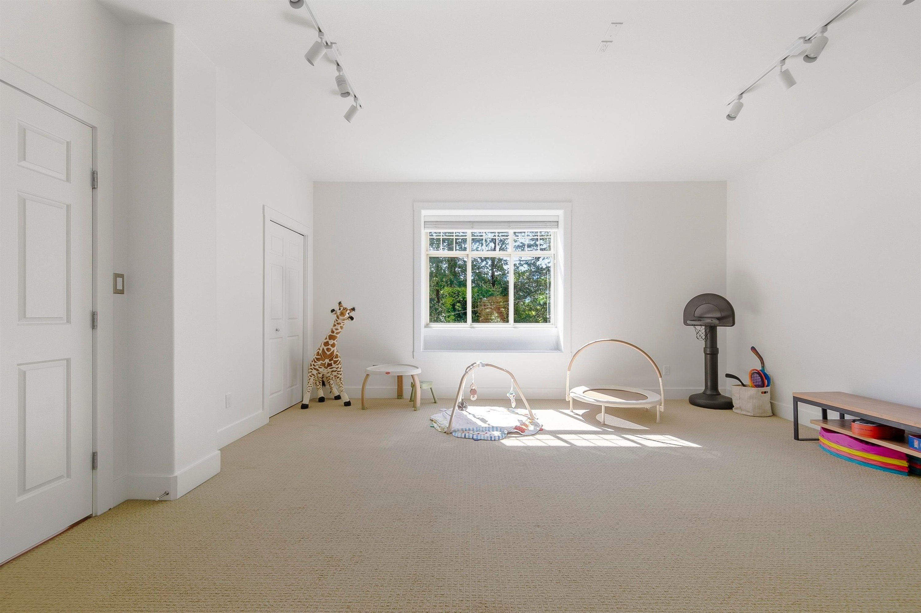 5780 Cranley Drive, West Vancouver, BC