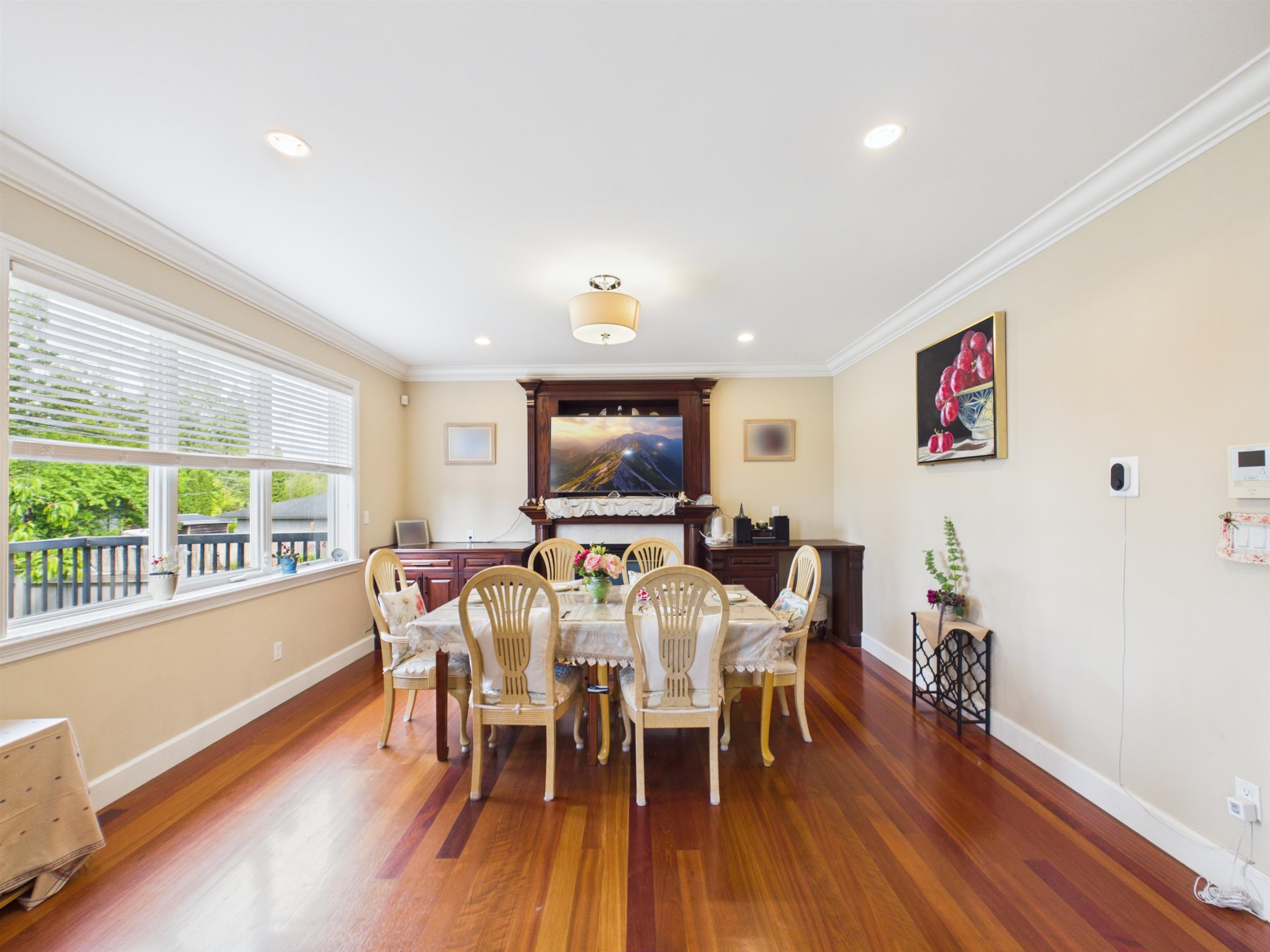 6807 Burns Street, Burnaby, BC