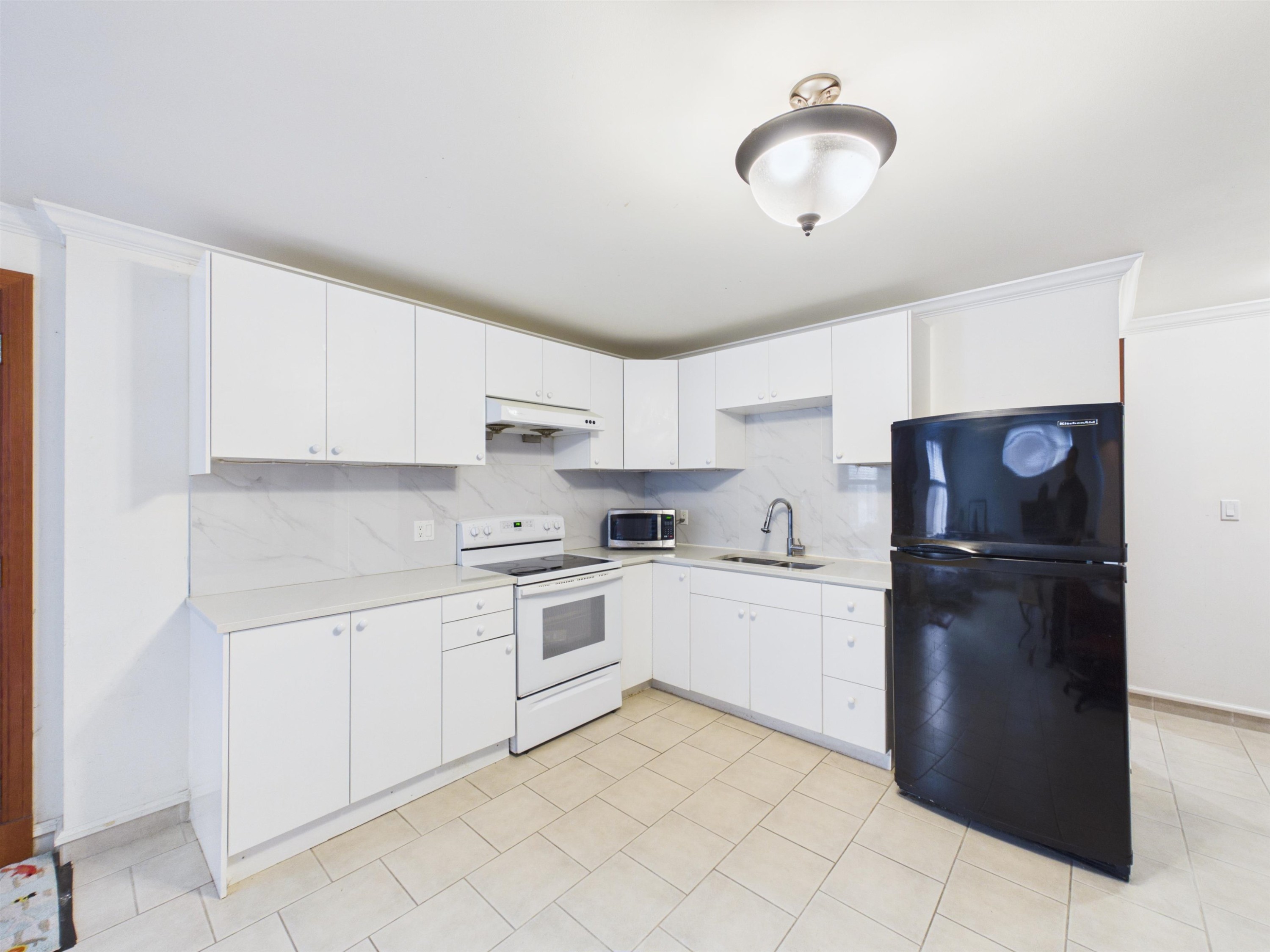 6807 Burns Street, Burnaby, BC