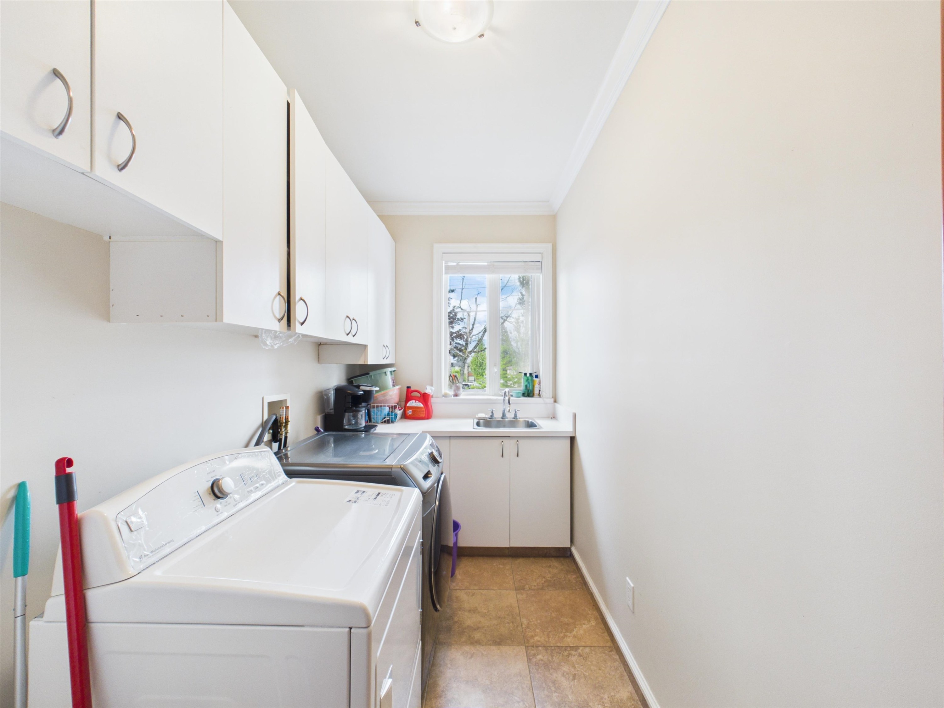 6807 Burns Street, Burnaby, BC