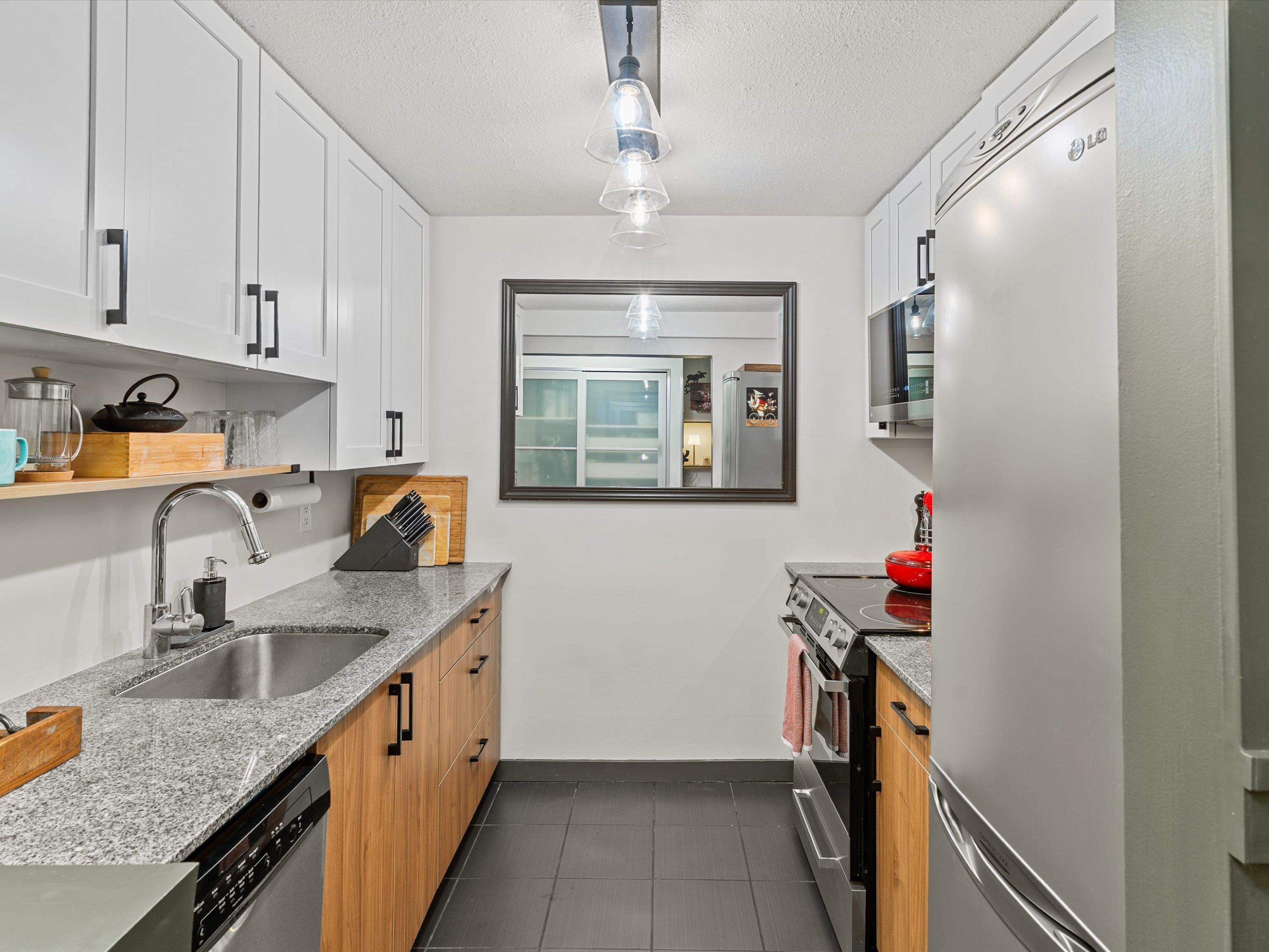 109-1450 7Th Avenue E, Vancouver, BC
