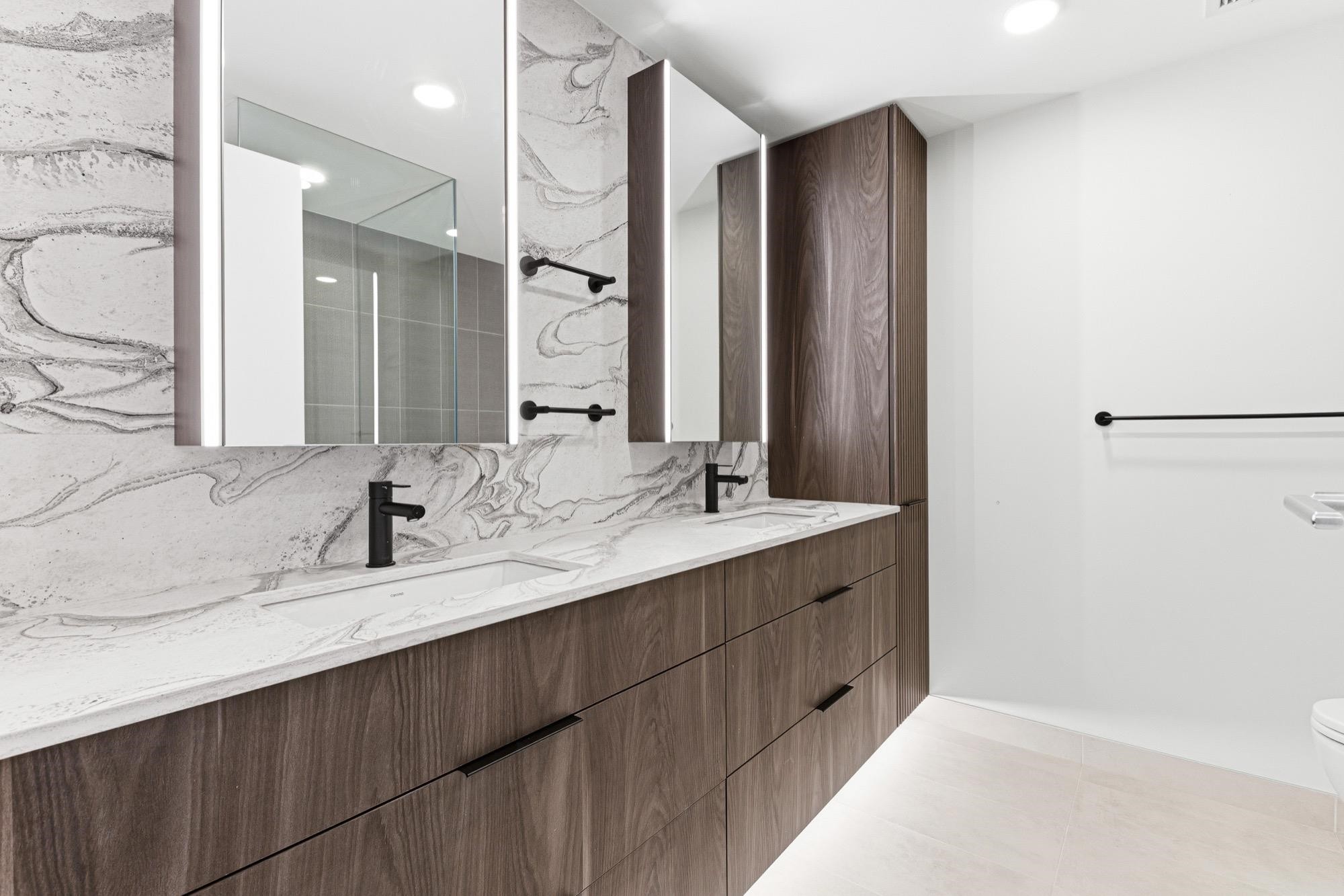 202-3590 39Th Avenue W, Vancouver, BC