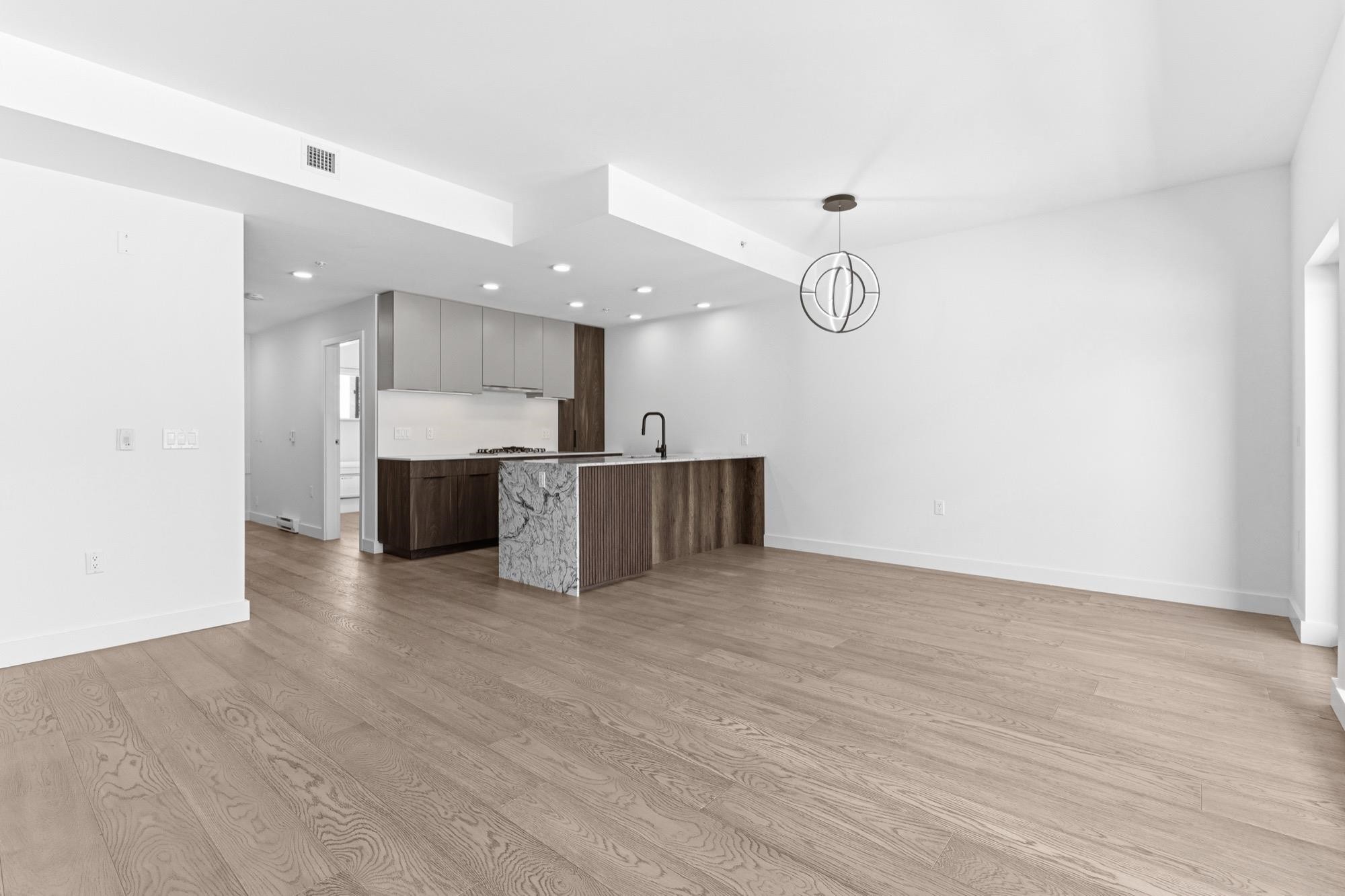 202-3590 39Th Avenue W, Vancouver, BC