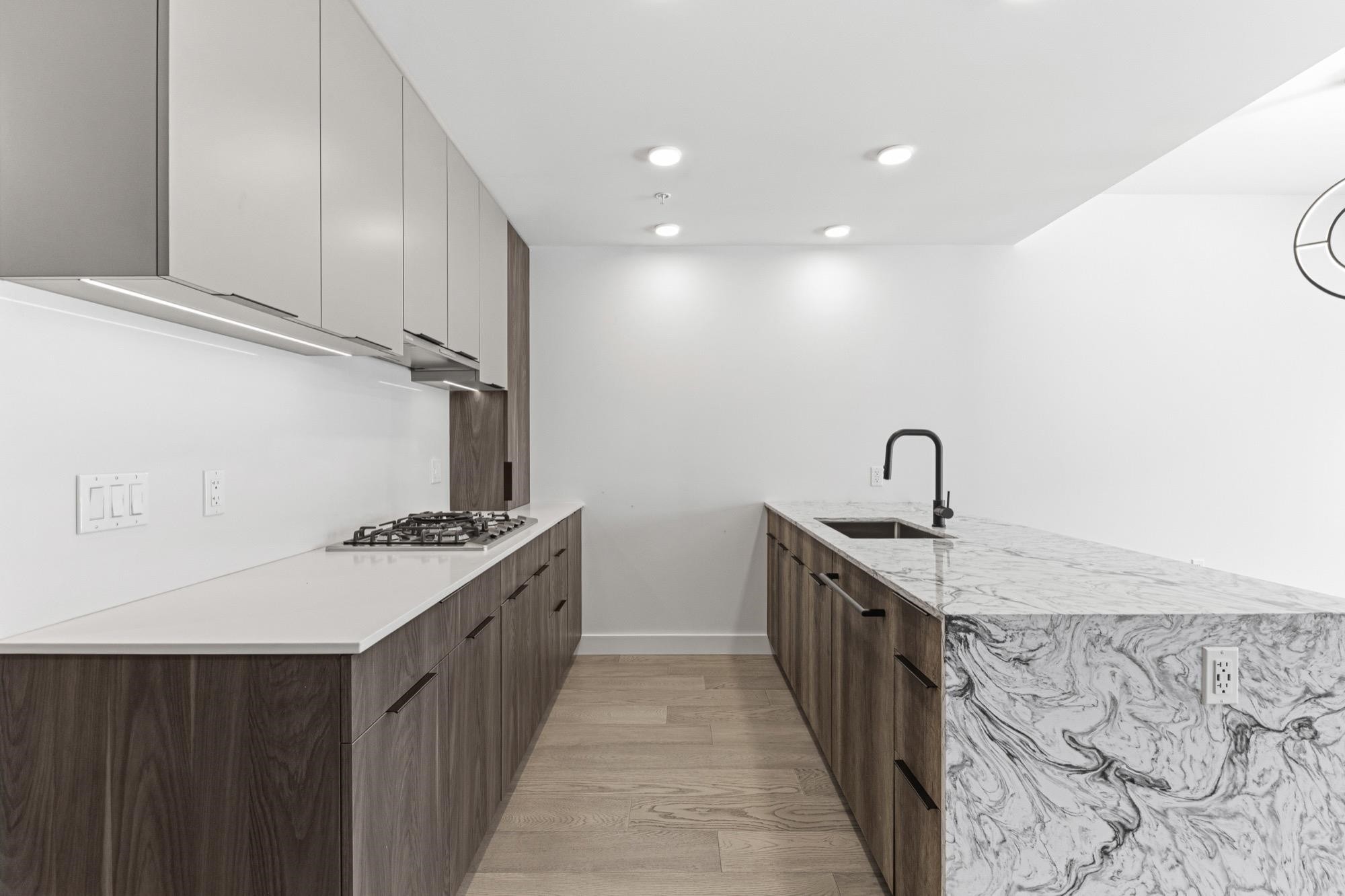 202-3590 39Th Avenue W, Vancouver, BC