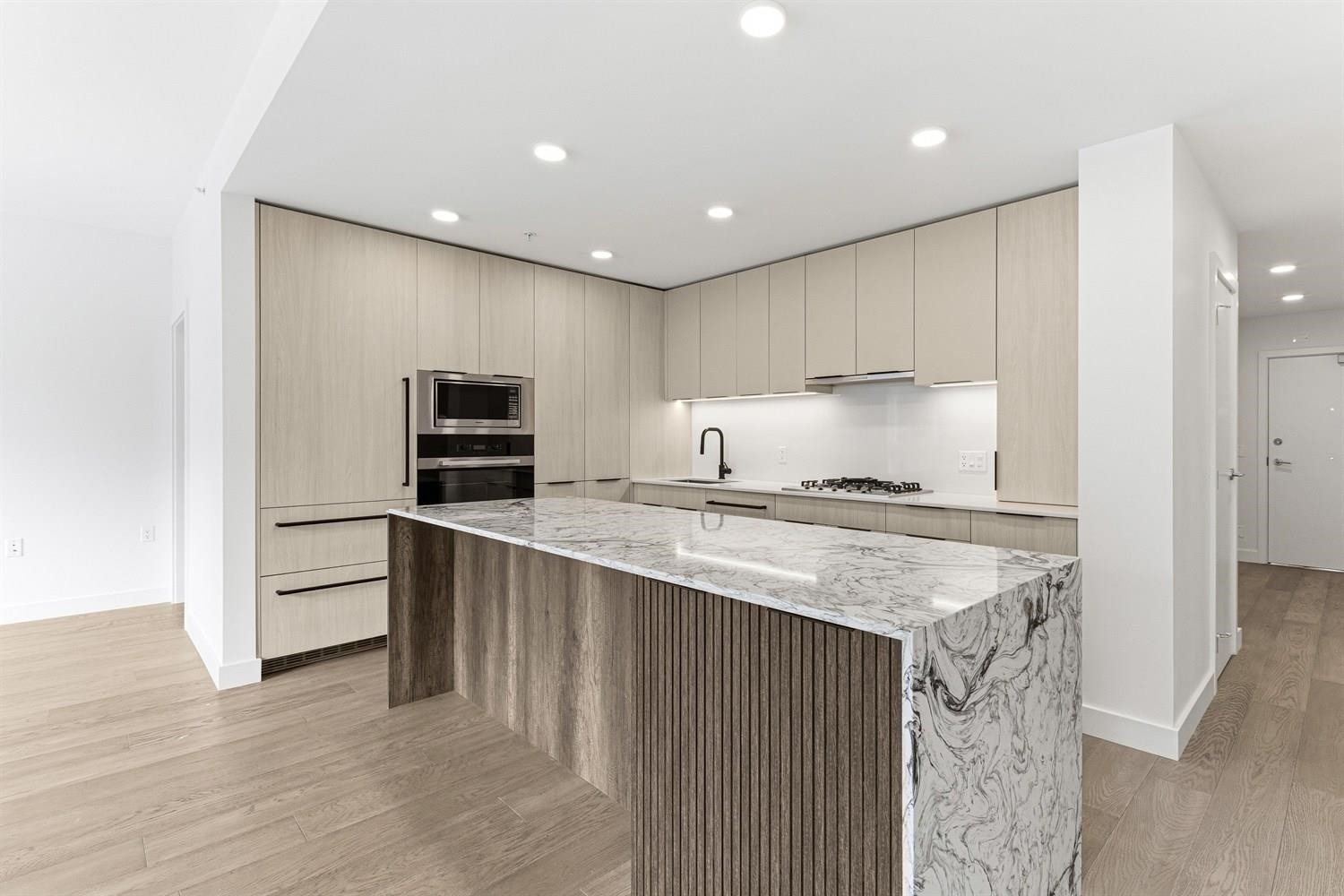 205-3590 39Th Avenue W, Vancouver, BC
