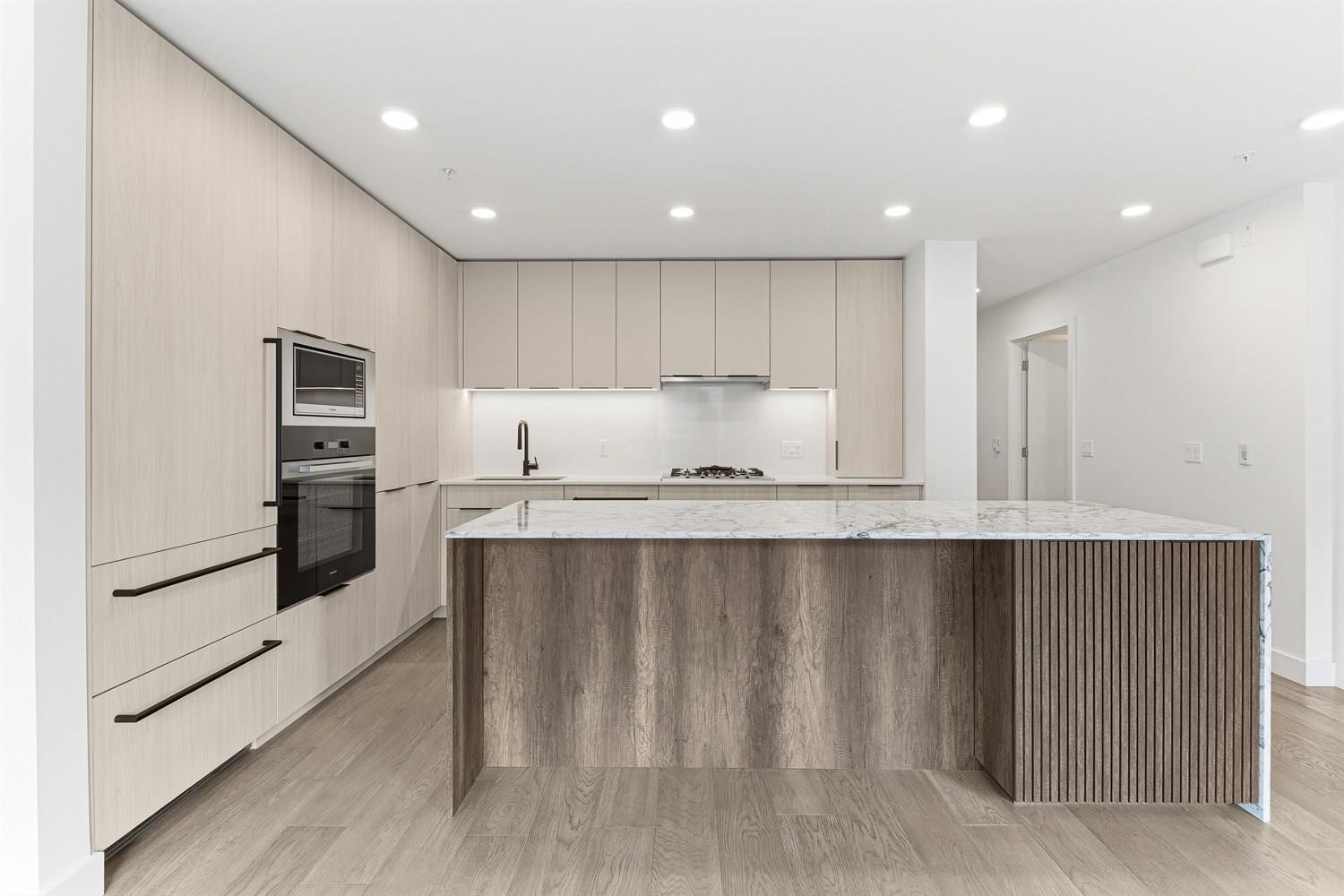 205-3590 39Th Avenue W, Vancouver, BC