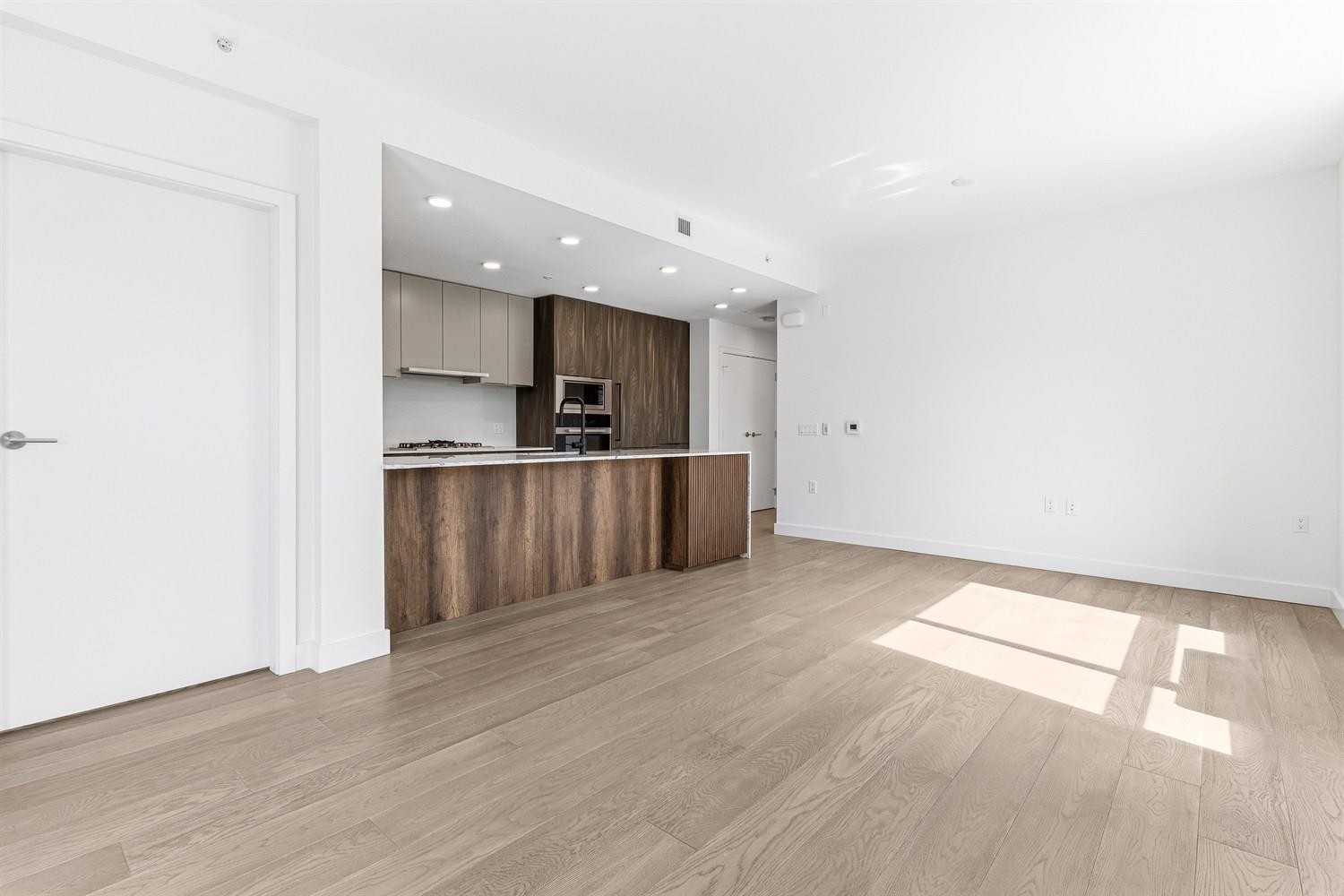 206-3590 39Th Avenue W, Vancouver, BC