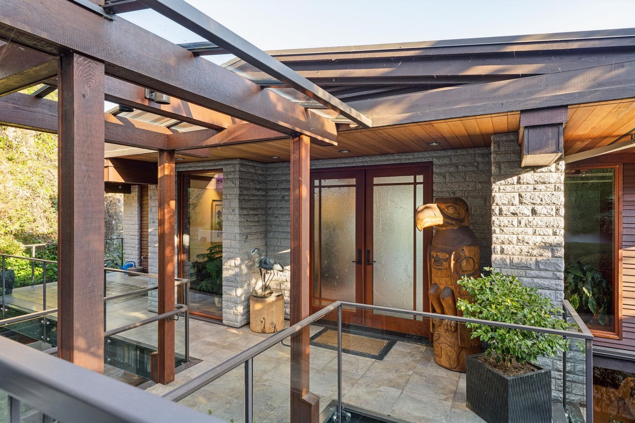 3673 Sunset Lane, West Vancouver, BC - Outdoor With Exterior
