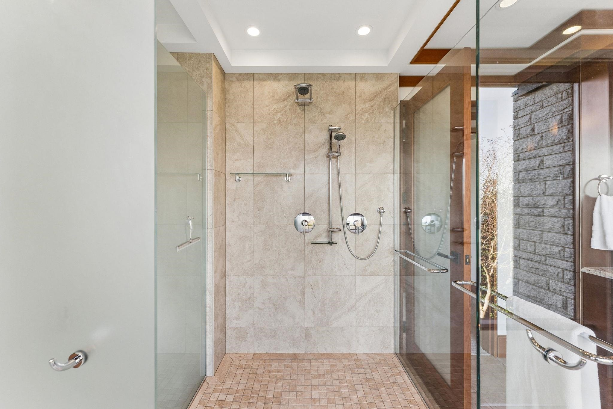 3673 Sunset Lane, West Vancouver, BC - Indoor Photo Showing Bathroom