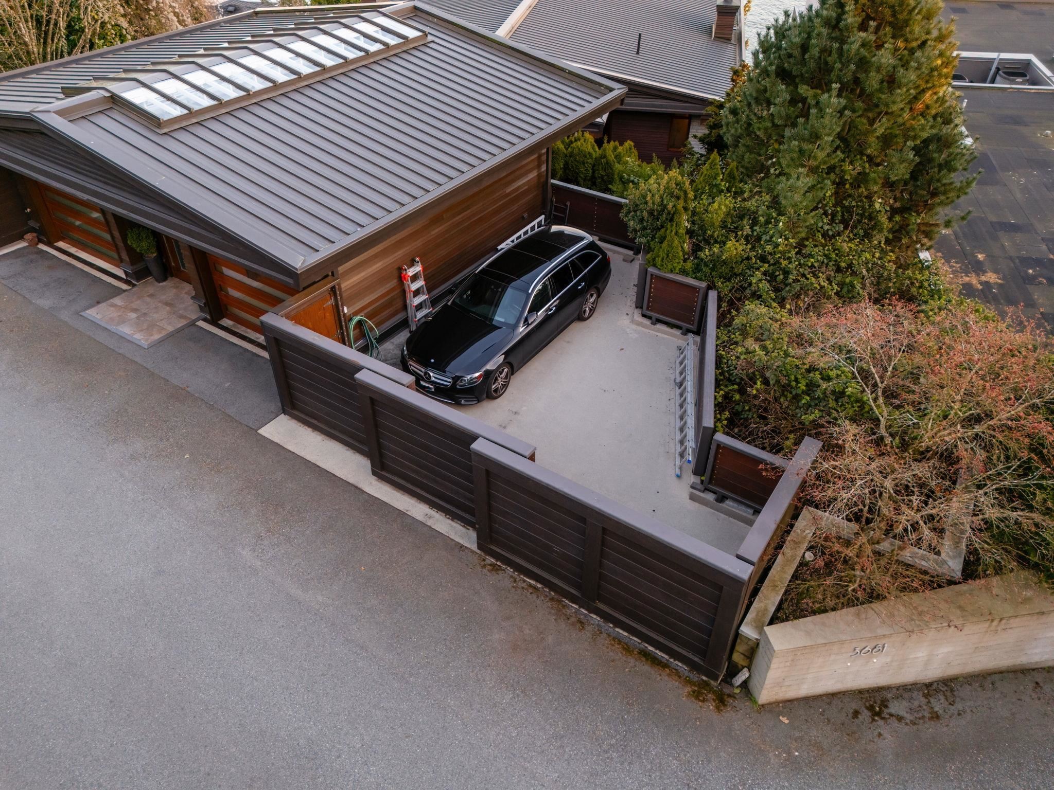 3673 Sunset Lane, West Vancouver, BC - Outdoor
