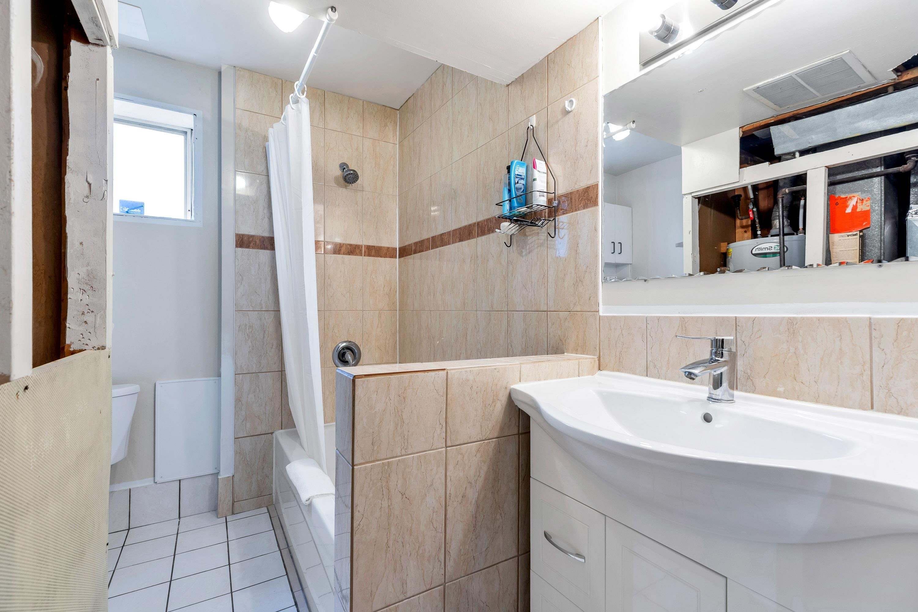 1555 Burrill Avenue, North Vancouver, BC