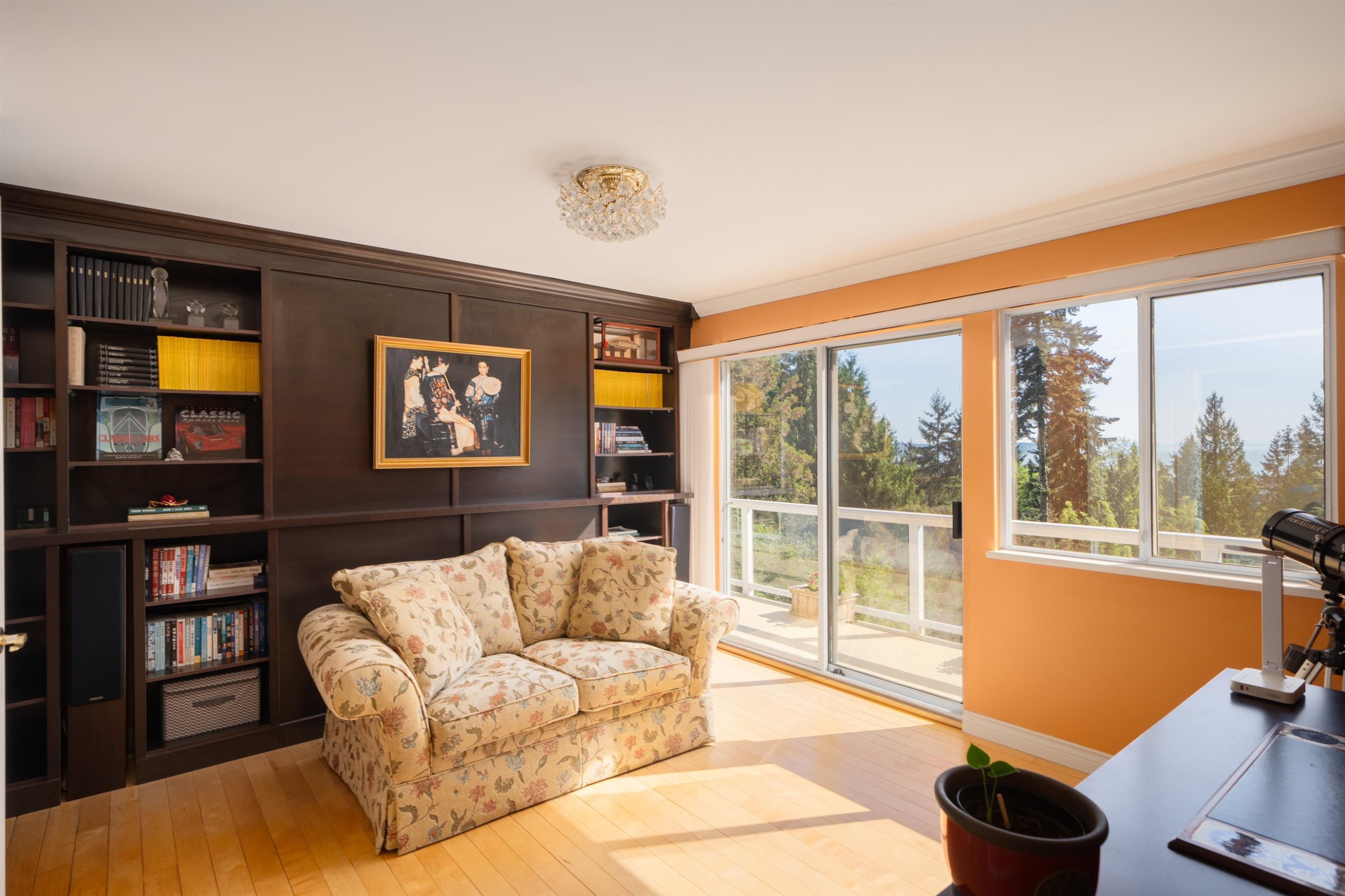 3897 Bayridge Avenue, West Vancouver, BC