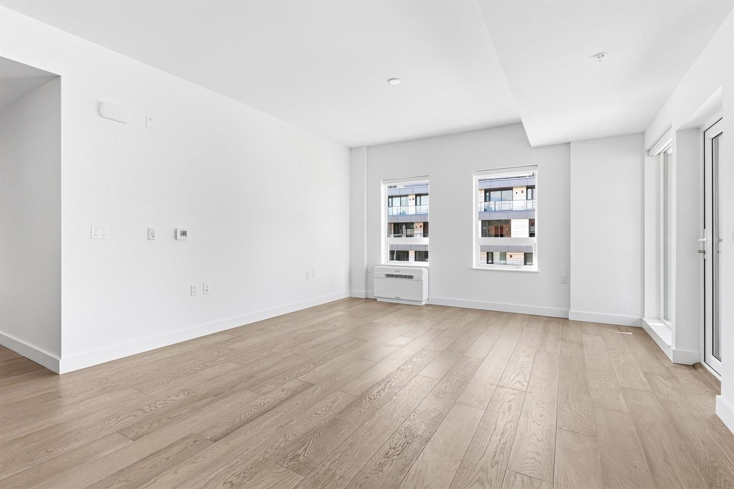 301-3590 39Th Avenue W, Vancouver, BC