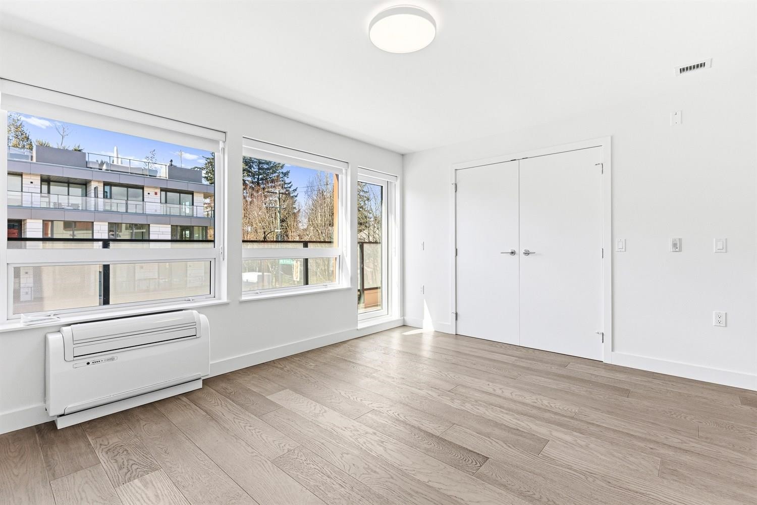 301-3590 39Th Avenue W, Vancouver, BC