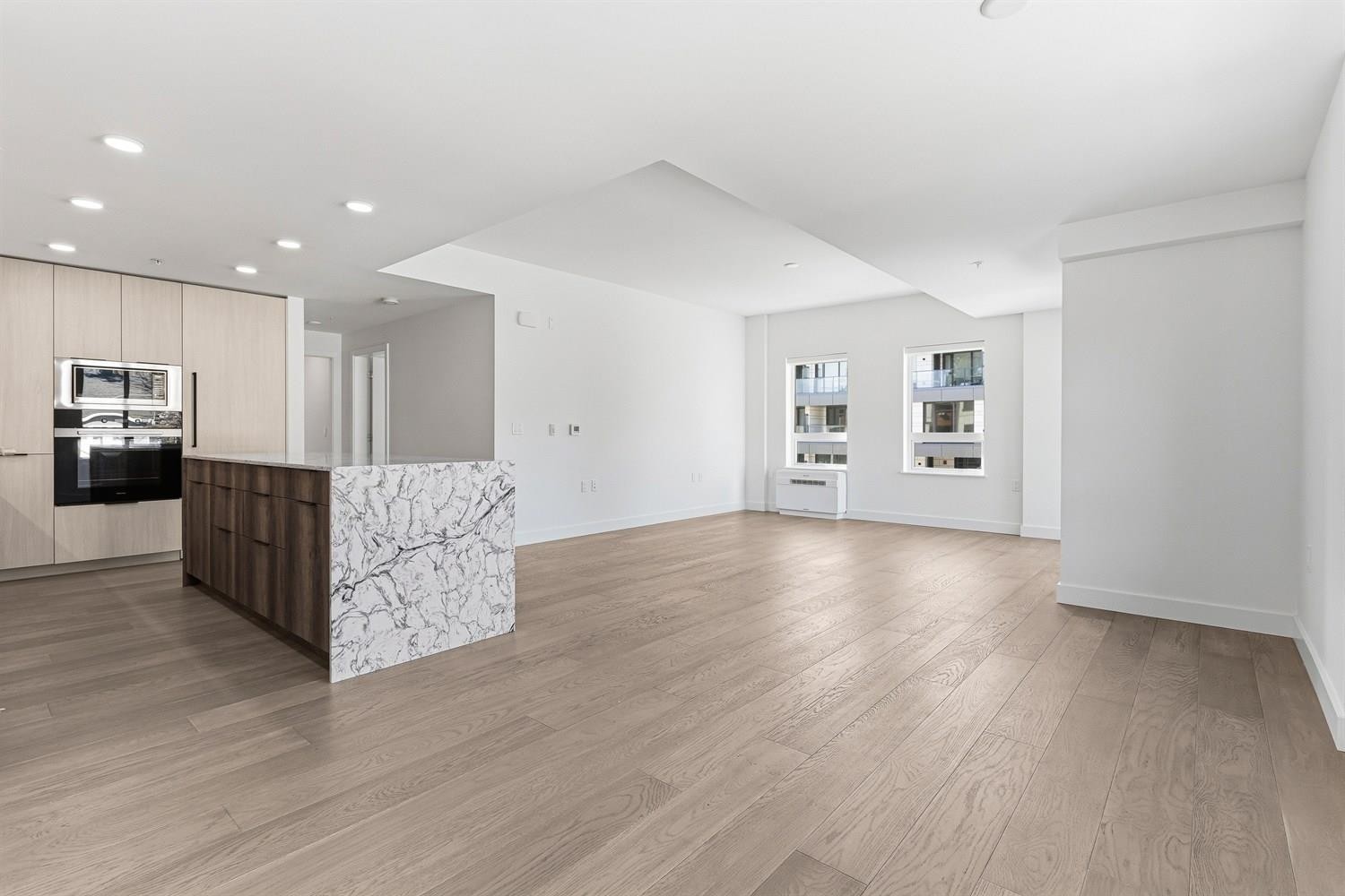 301-3590 39Th Avenue W, Vancouver, BC