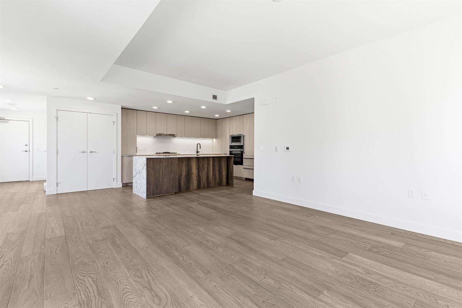301-3590 39Th Avenue W, Vancouver, BC