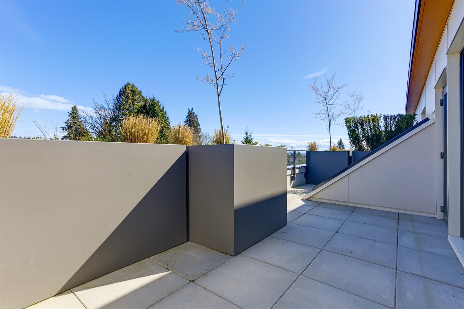 302-3590 39Th Avenue W, Vancouver, BC