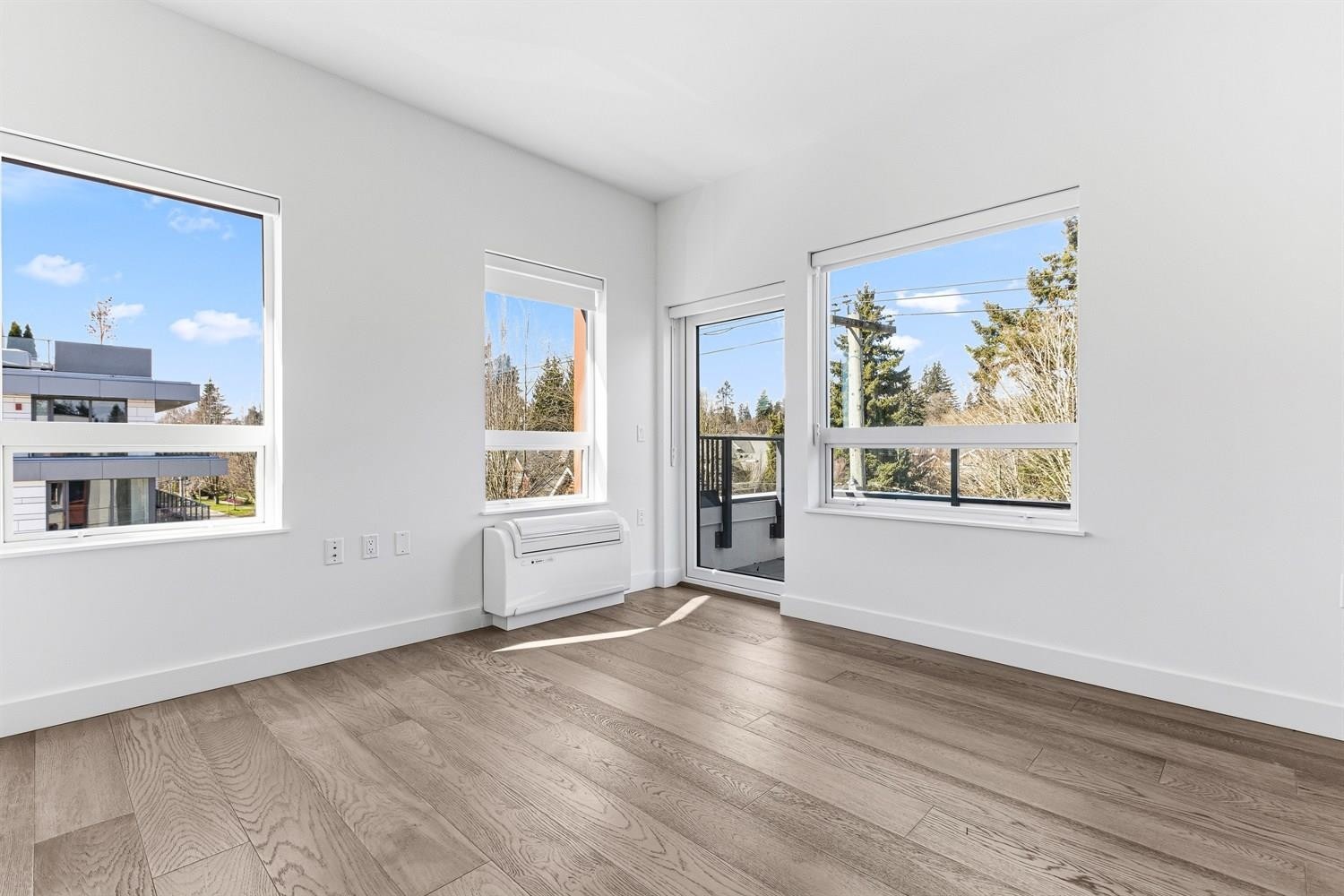302-3590 39Th Avenue W, Vancouver, BC