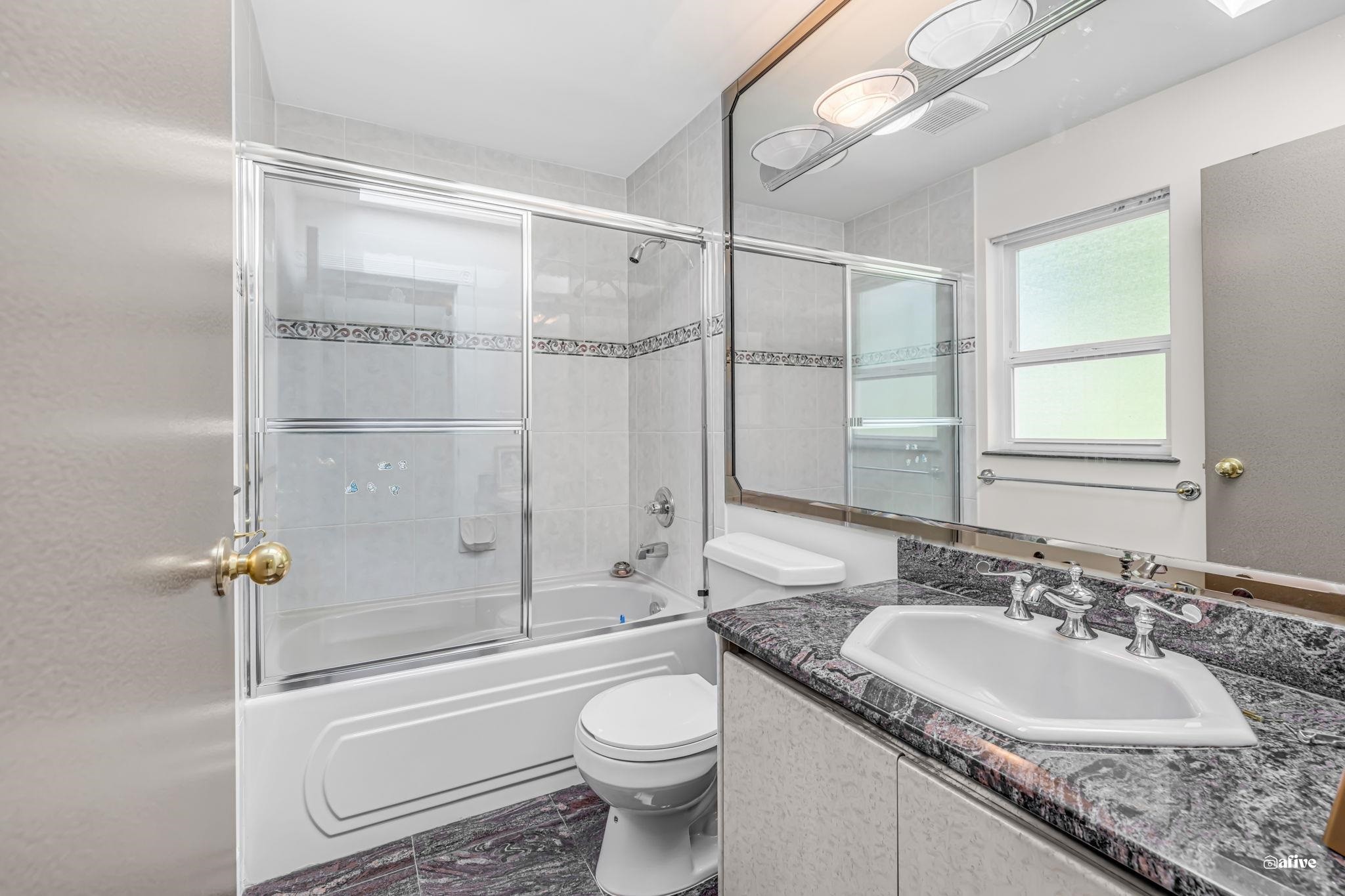 1463 57Th Avenue W, Vancouver, BC