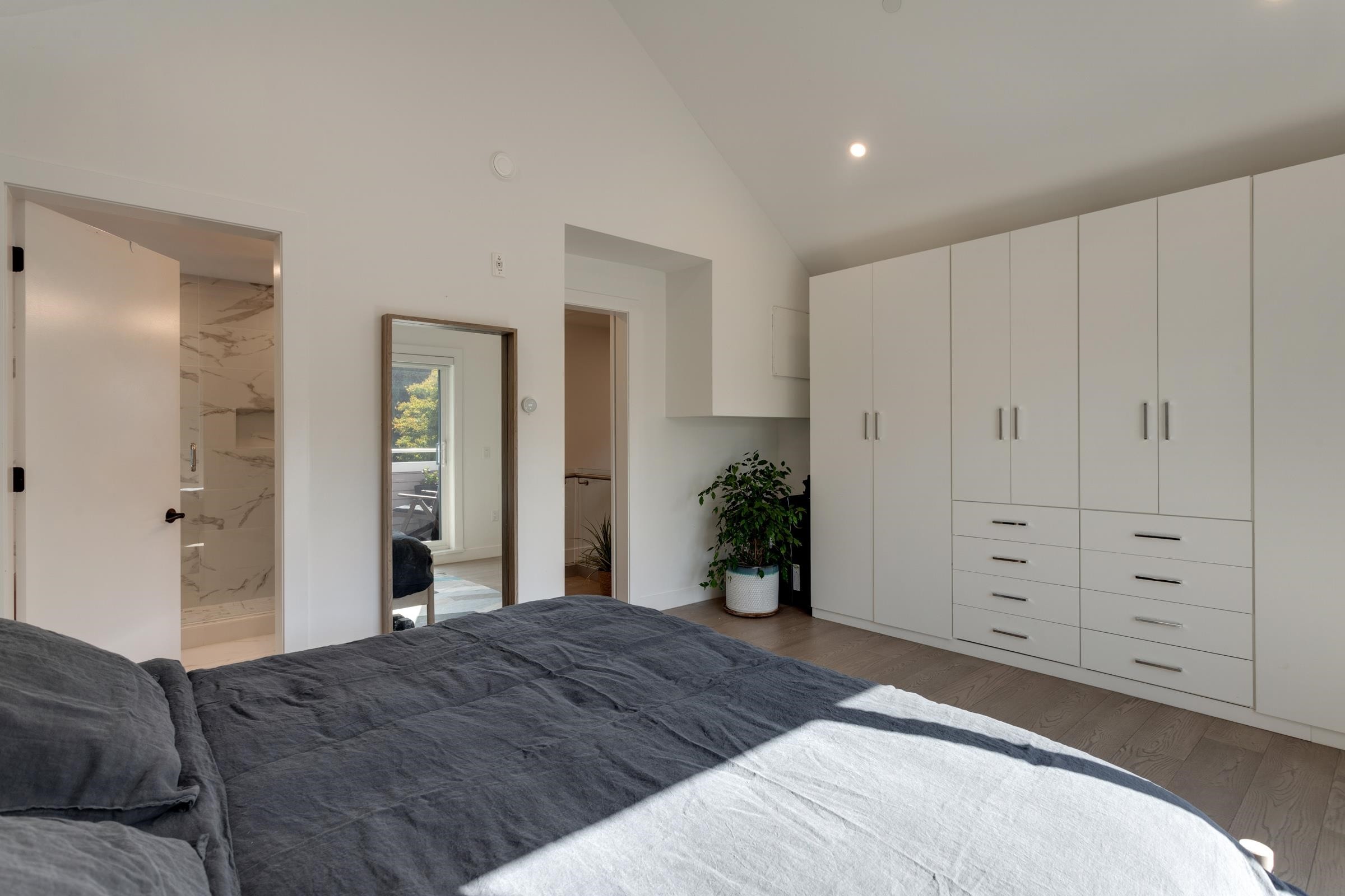 1372 10Th Avenue E, Vancouver, BC