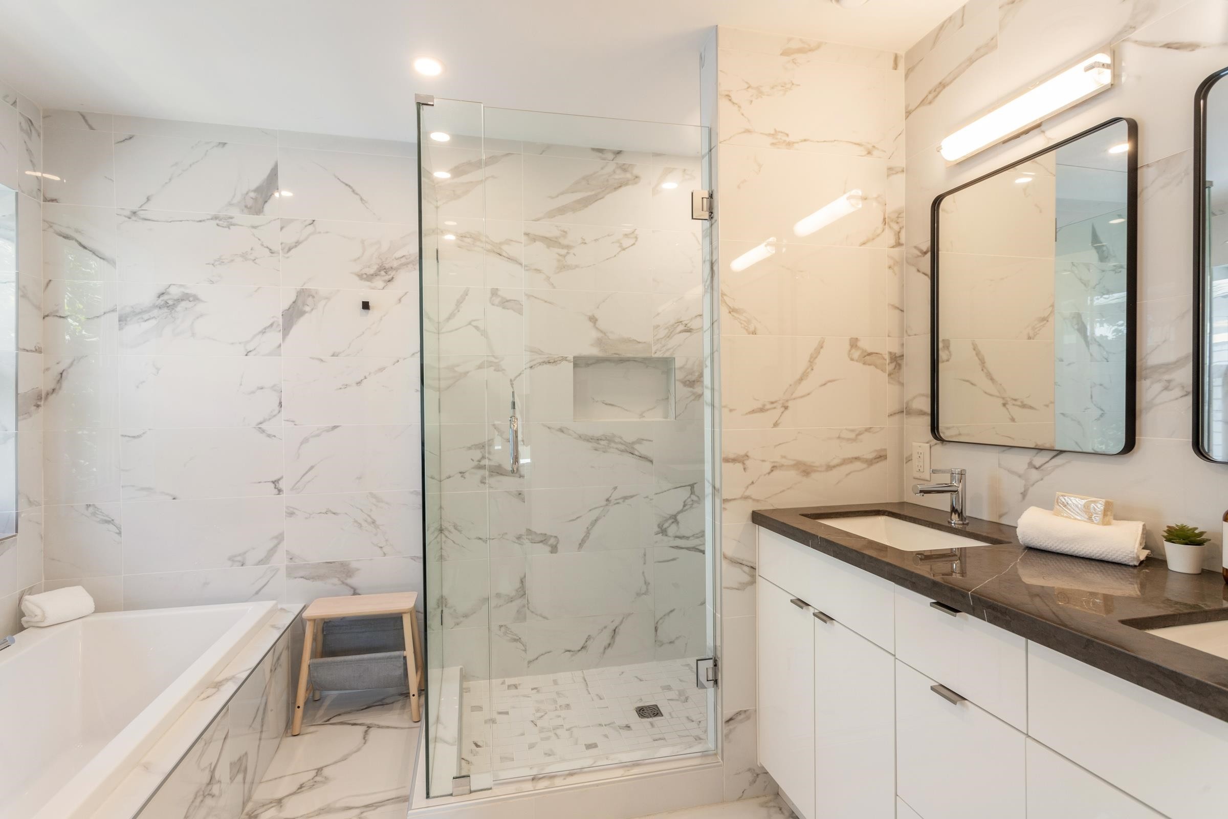 1372 10Th Avenue E, Vancouver, BC