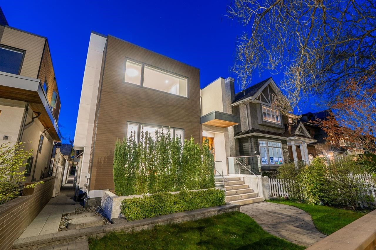 4691 9Th Avenue W, Vancouver, BC