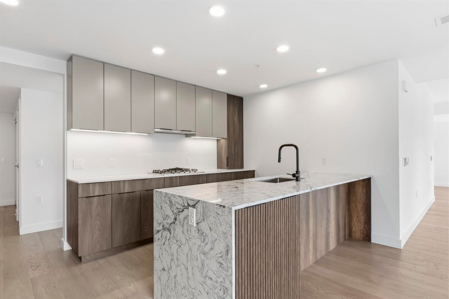 309-3590 39Th Avenue W, Vancouver, BC