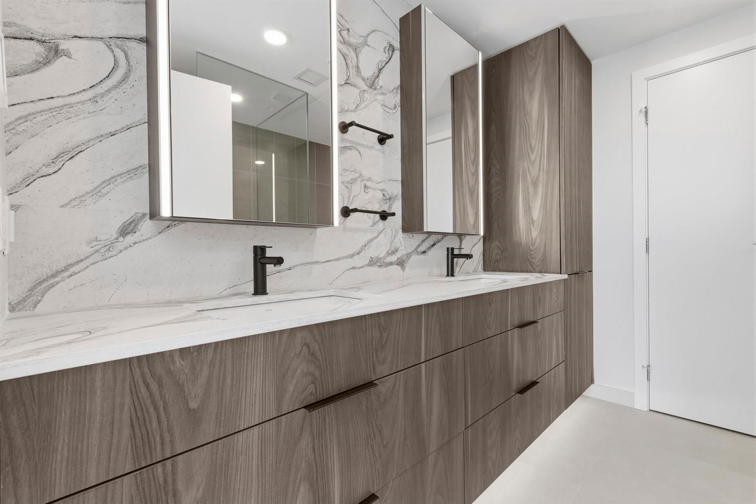 309-3590 39Th Avenue W, Vancouver, BC