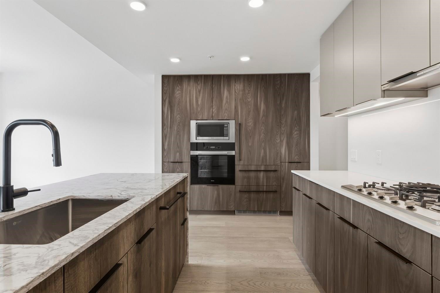 309-3590 39Th Avenue W, Vancouver, BC