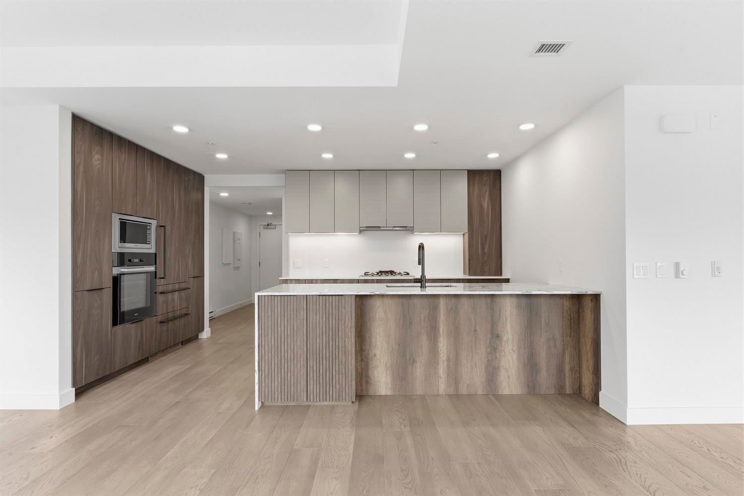 309-3590 39Th Avenue W, Vancouver, BC