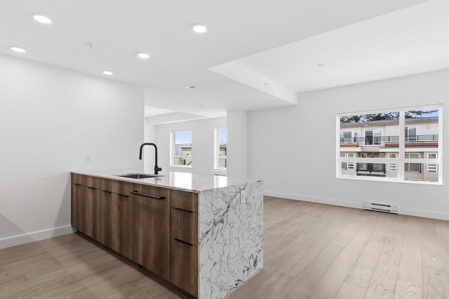 309-3590 39Th Avenue W, Vancouver, BC