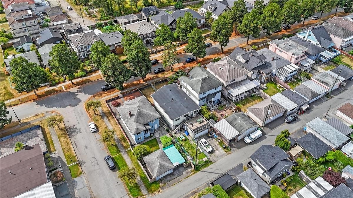 2593 25Th Avenue E, Vancouver, BC - Outdoor With View