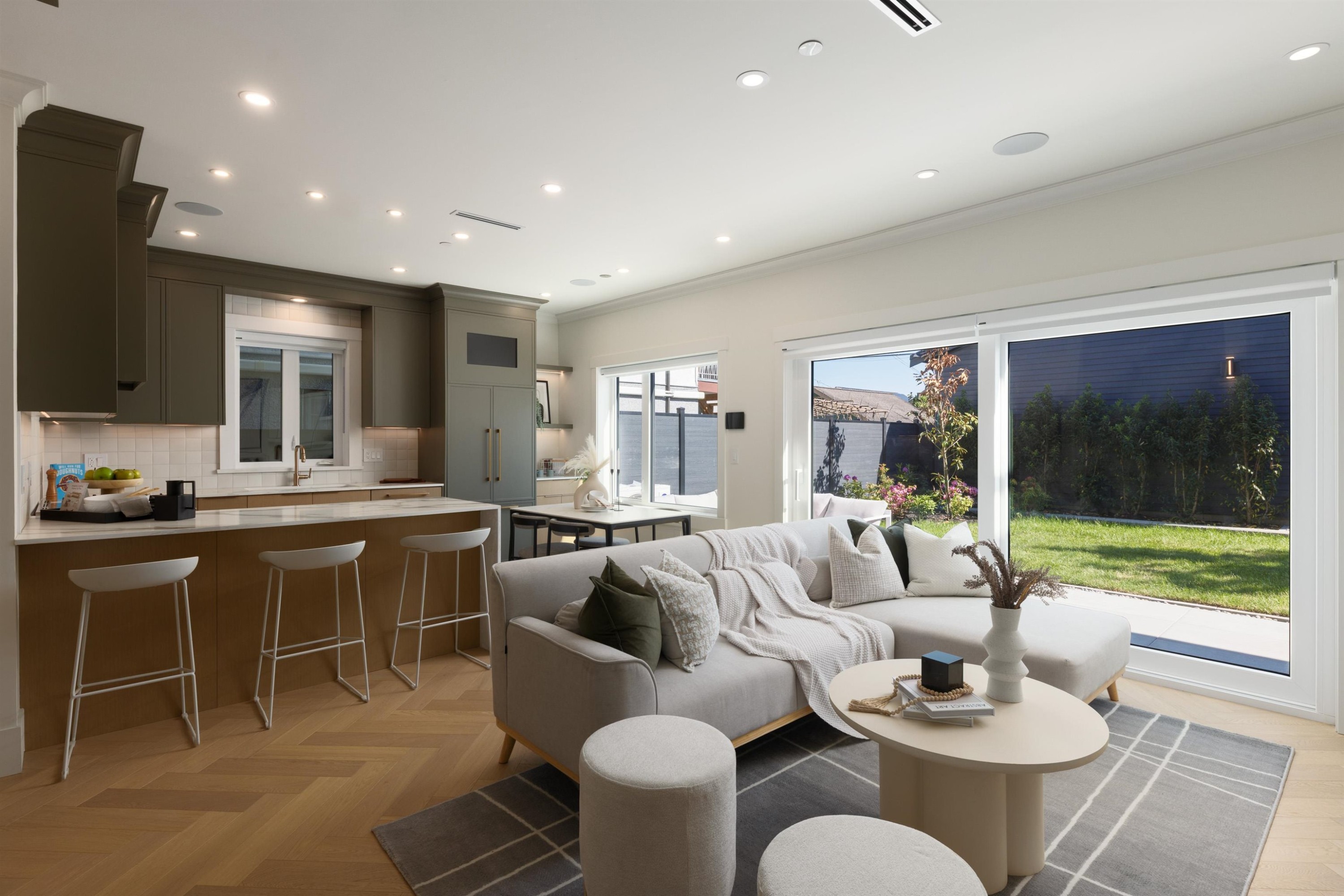 2-258 19 Avenue E, Vancouver, BC
