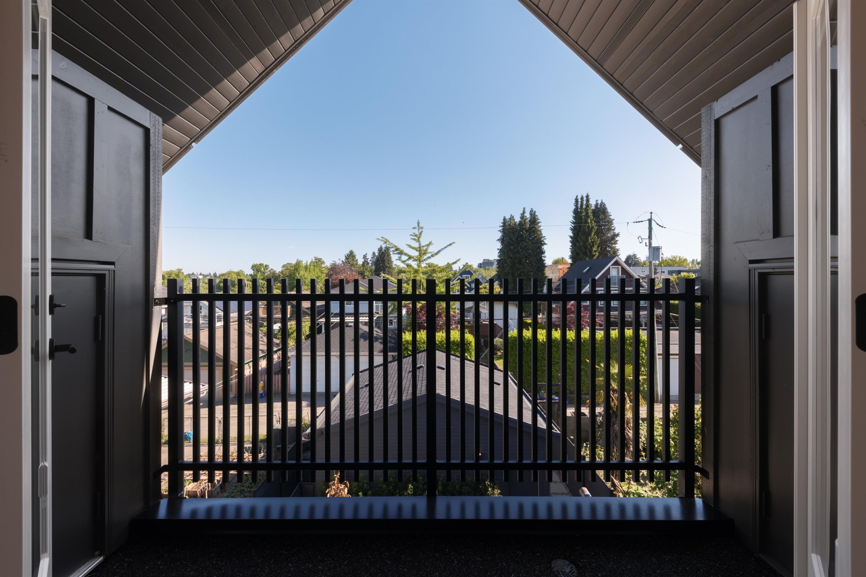 2-258 19 Avenue E, Vancouver, BC