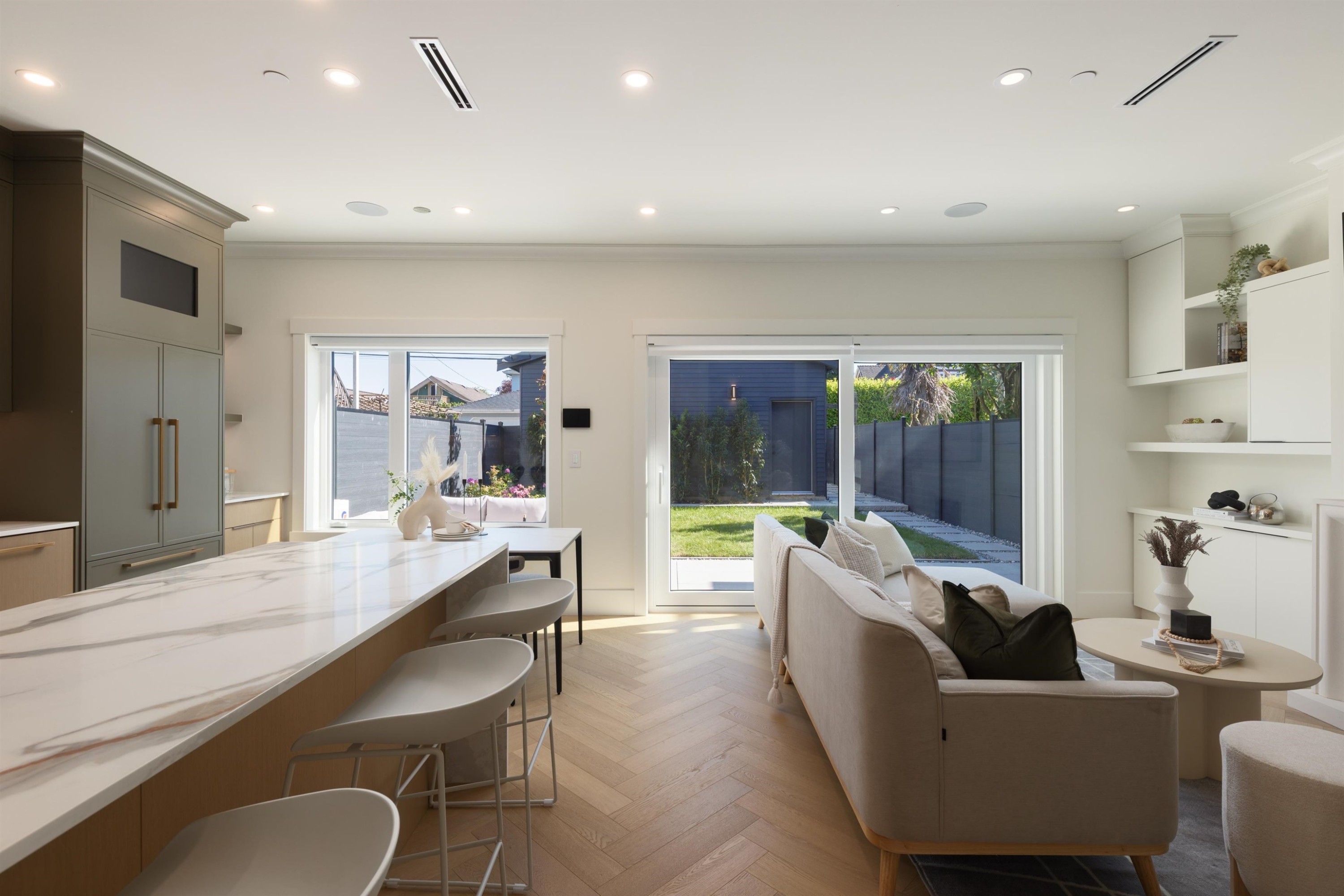 2-258 19 Avenue E, Vancouver, BC