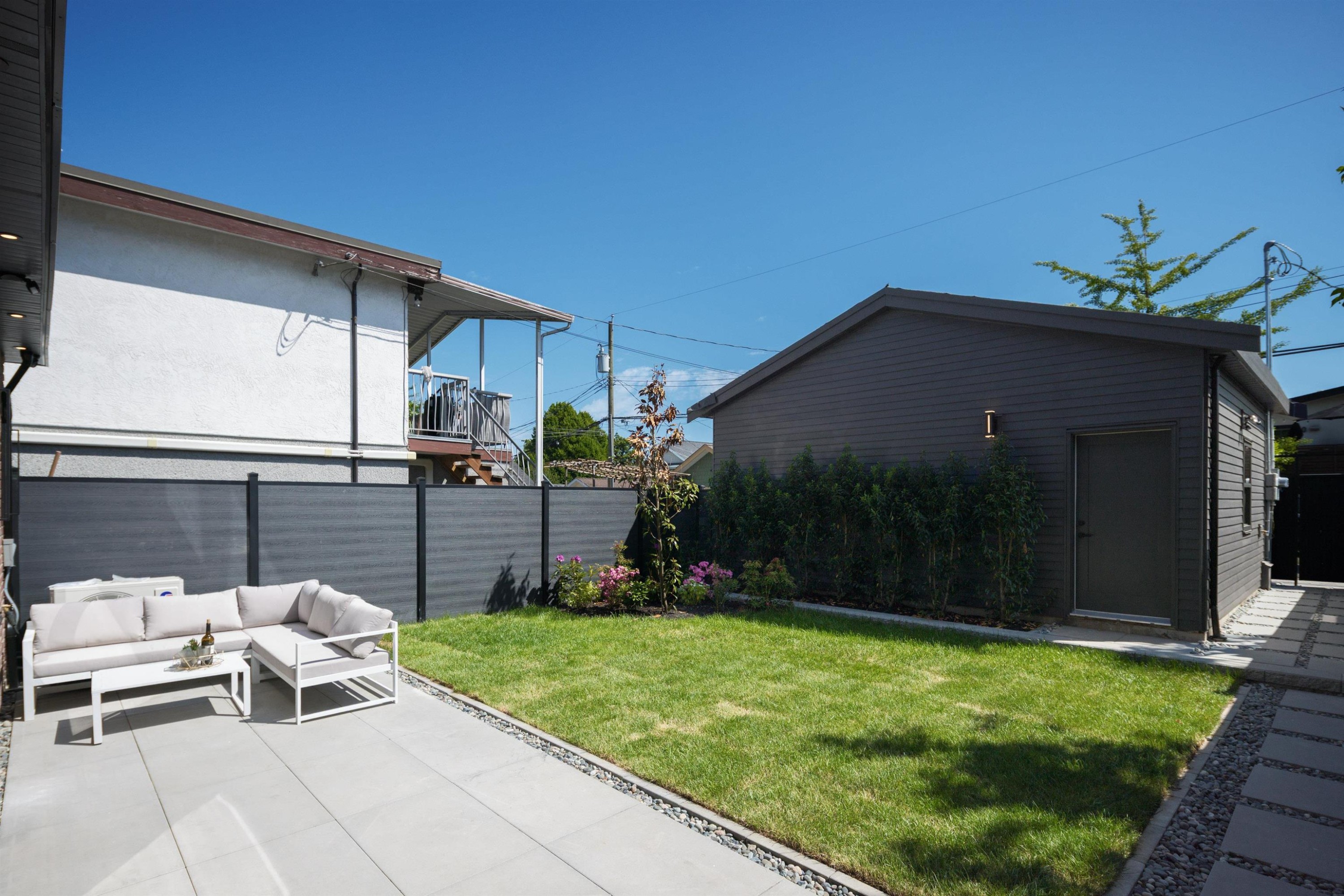 2-258 19 Avenue E, Vancouver, BC
