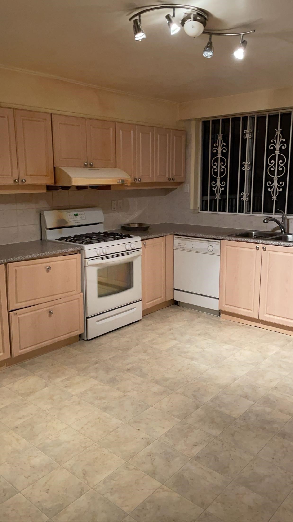 4904 Rupert Street, Vancouver, BC