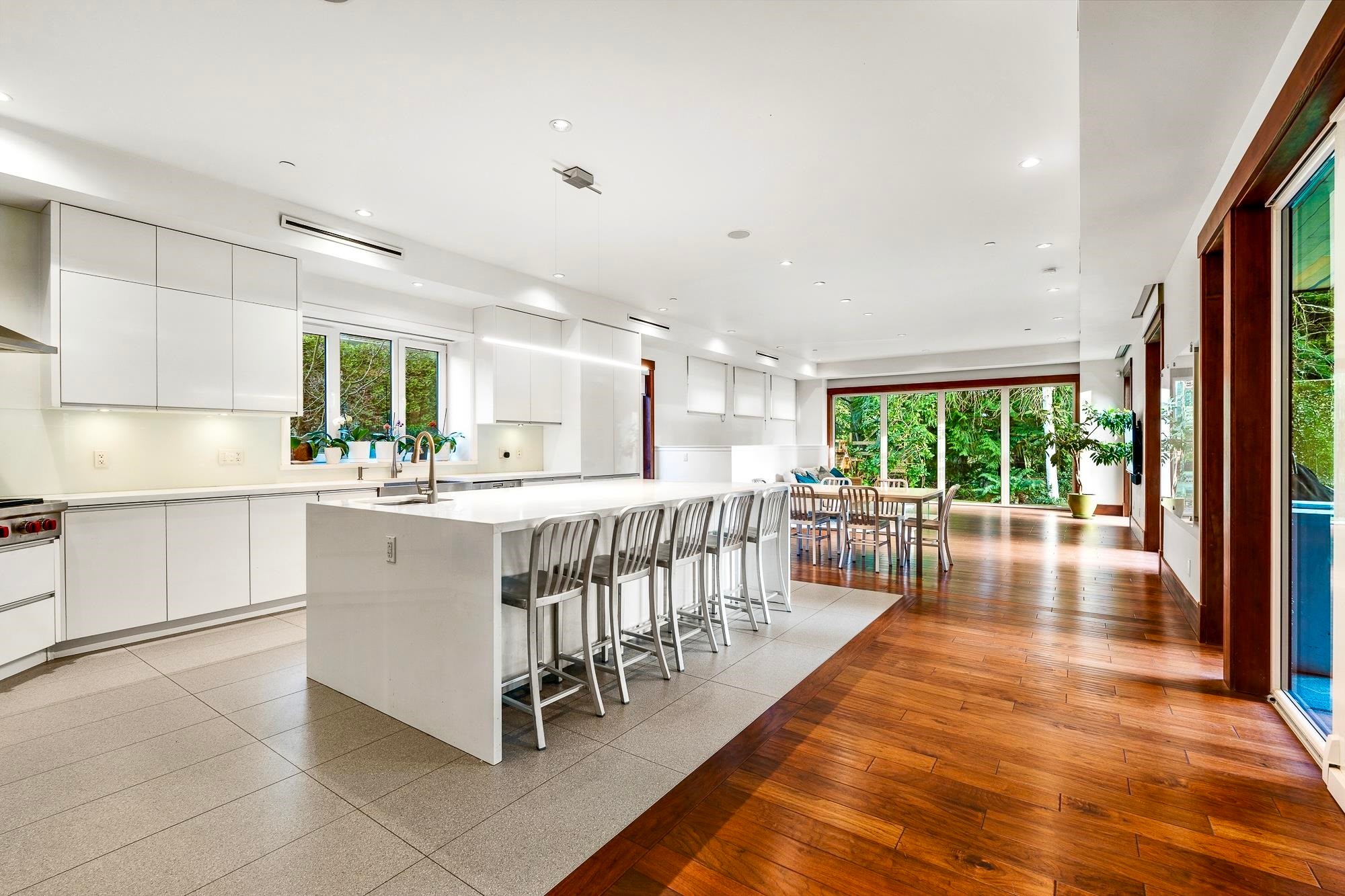 388 Hidhurst Place, West Vancouver, BC