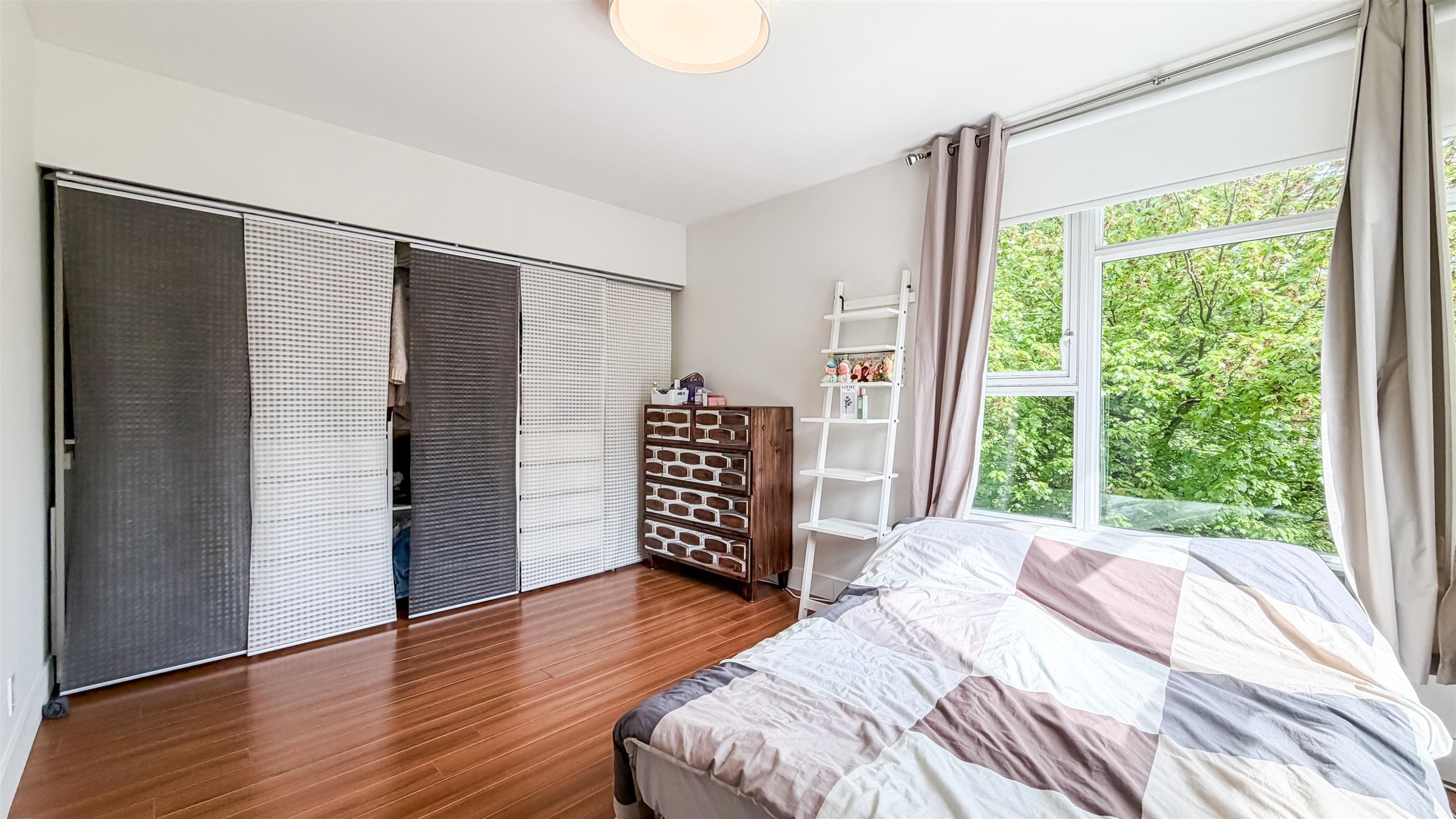 390 11Th Avenue E, Vancouver, BC