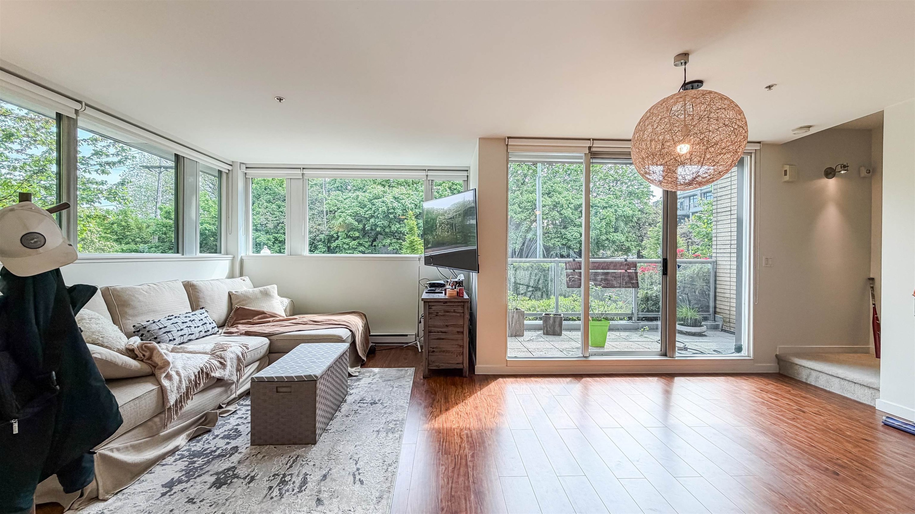 390 11Th Avenue E, Vancouver, BC