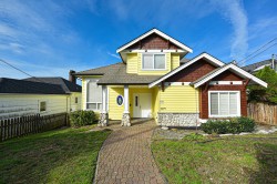 1275 20th Street West Vancouver, BC V7V 3Z4