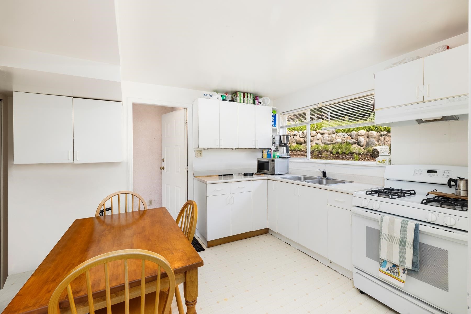 454 Monteray Avenue, North Vancouver, BC