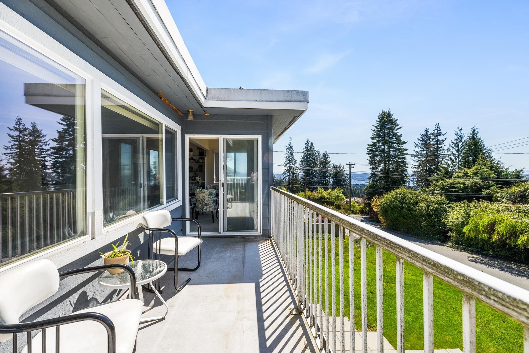 454 Monteray Avenue, North Vancouver, BC