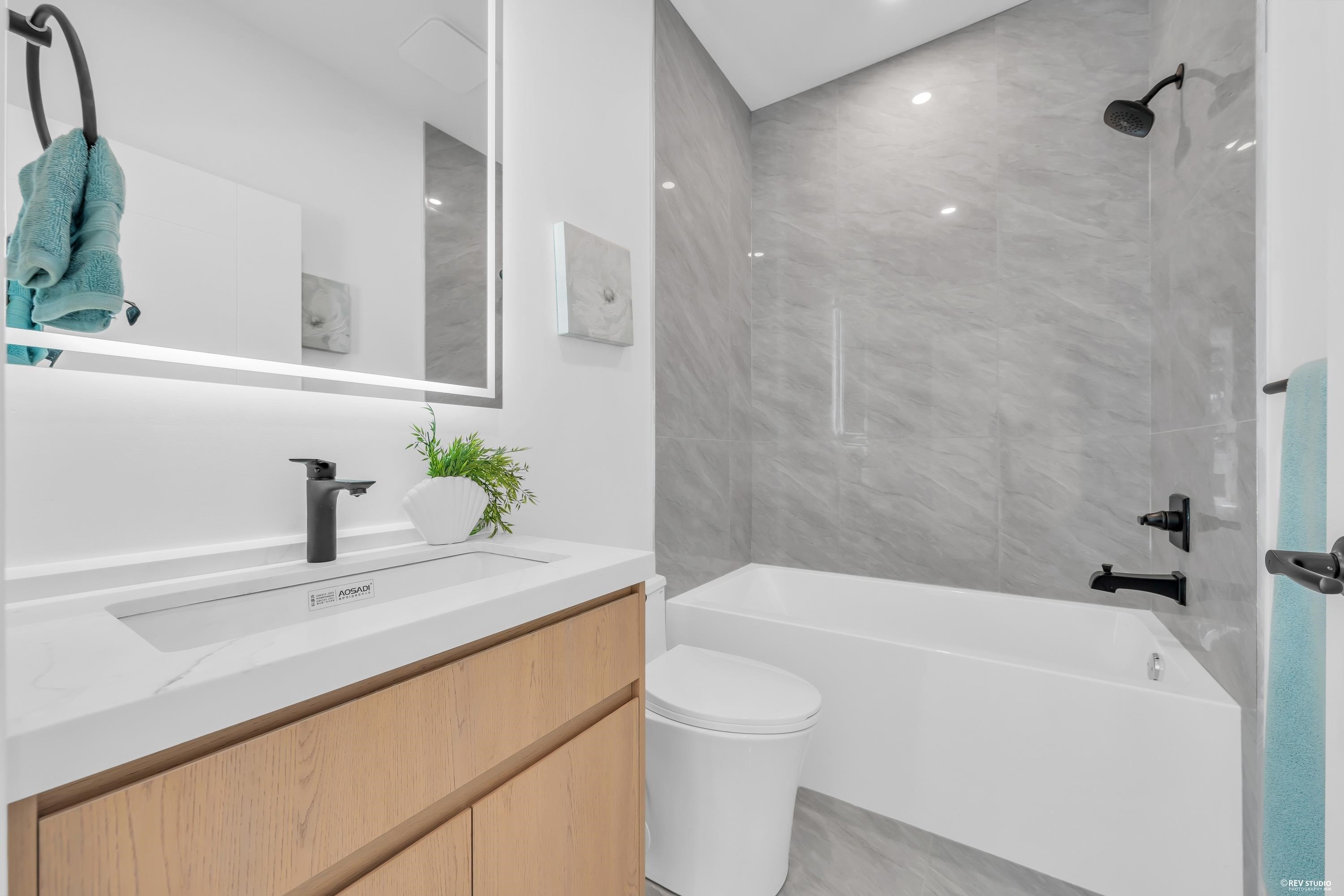 2-2893 Eton Street, Vancouver, BC