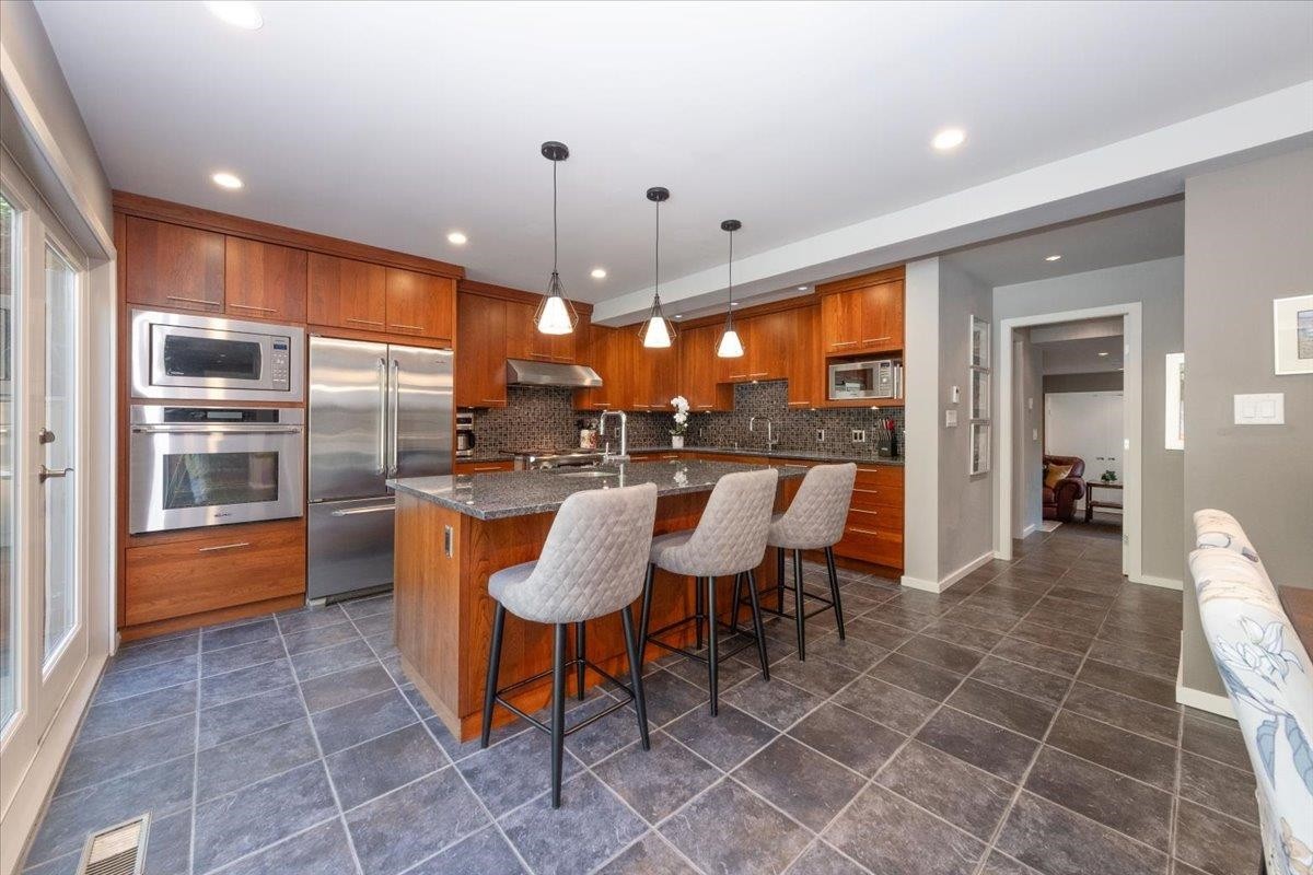 2864 Bushnell Place, North Vancouver, BC