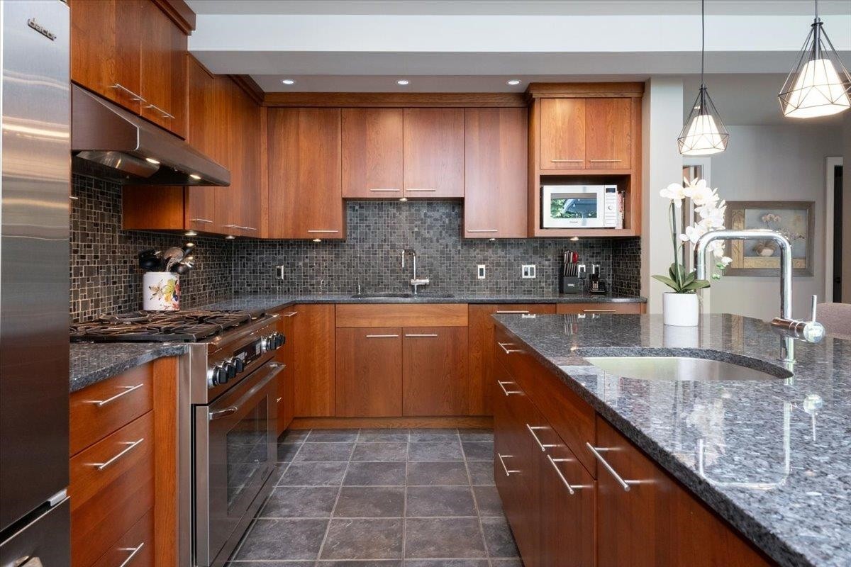 2864 Bushnell Place, North Vancouver, BC